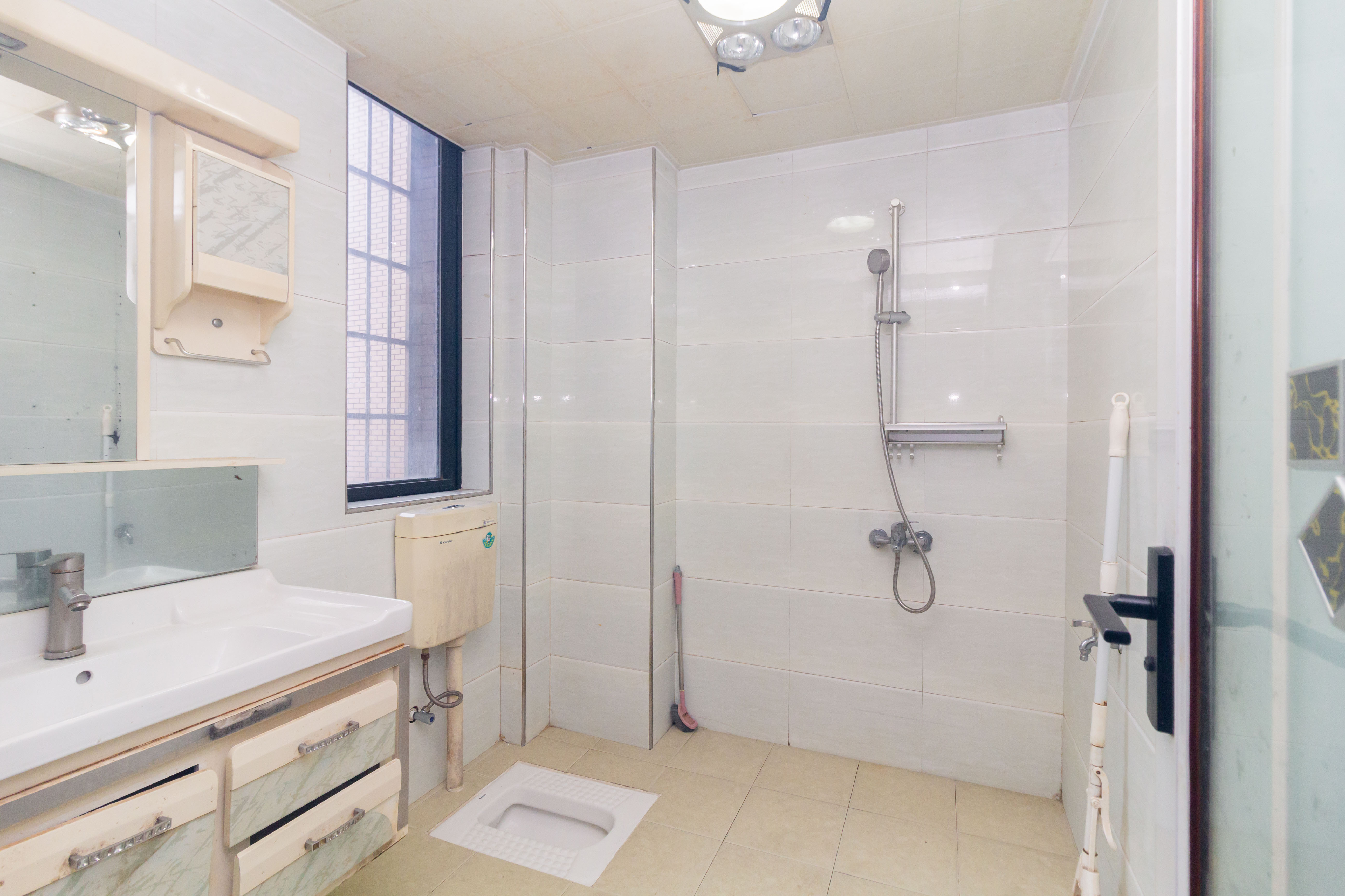 紫御江山  3室2厅1卫    75.0万 紫御江山  3室2厅1卫    75.0万卫生间