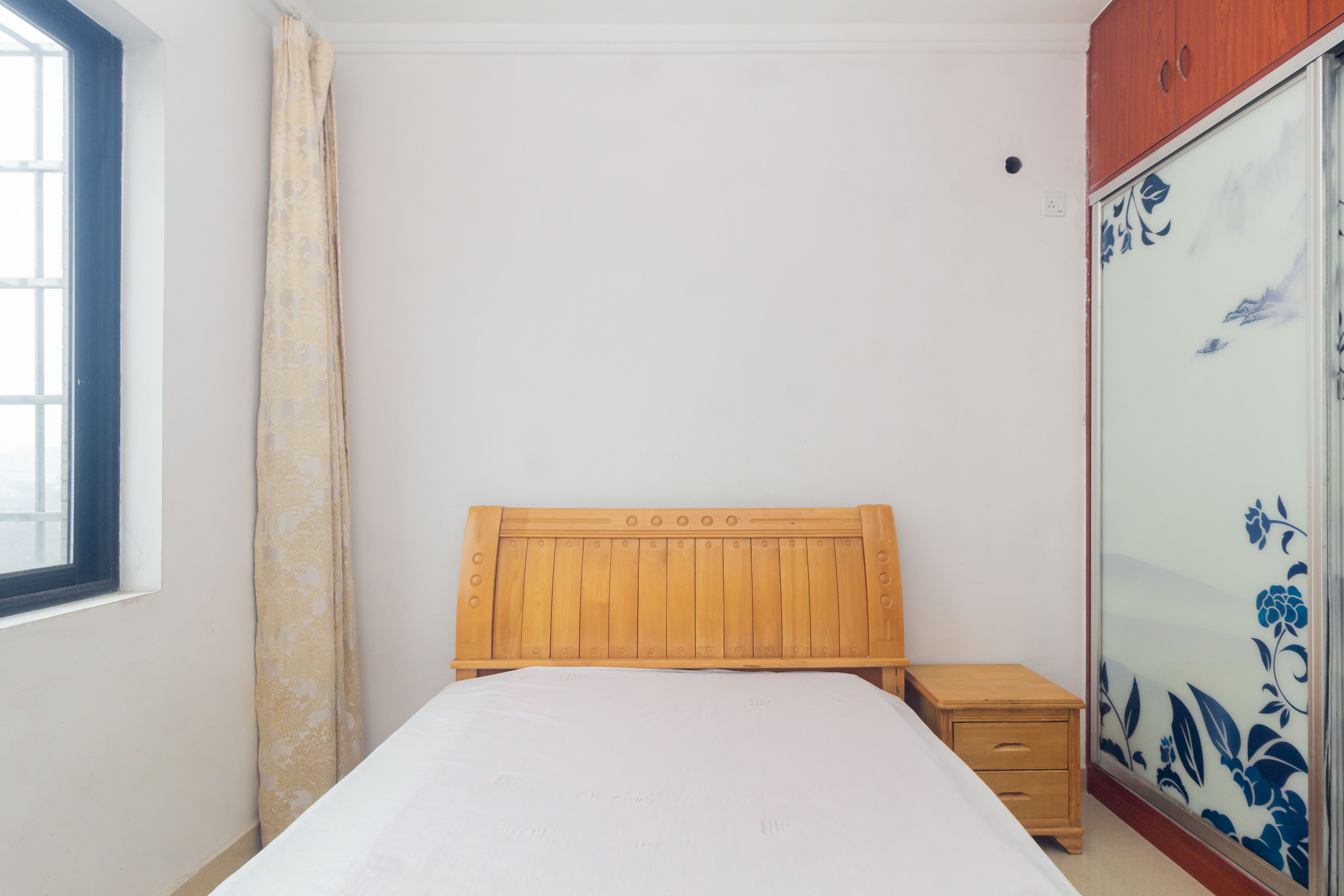 紫御江山  3室2厅1卫    75.0万卧室