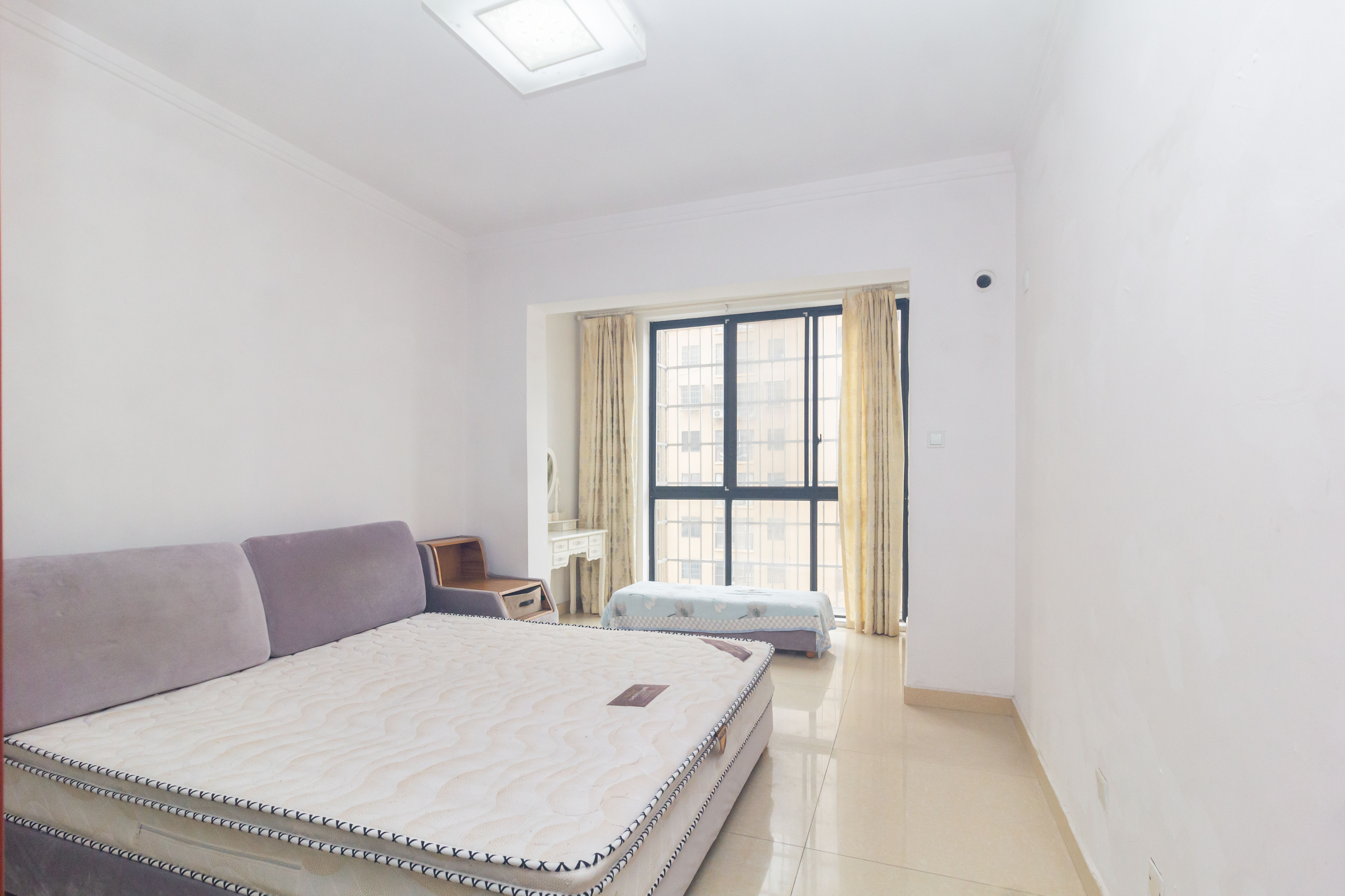 紫御江山  3室2厅1卫    75.0万 紫御江山  3室2厅1卫    75.0万卧室