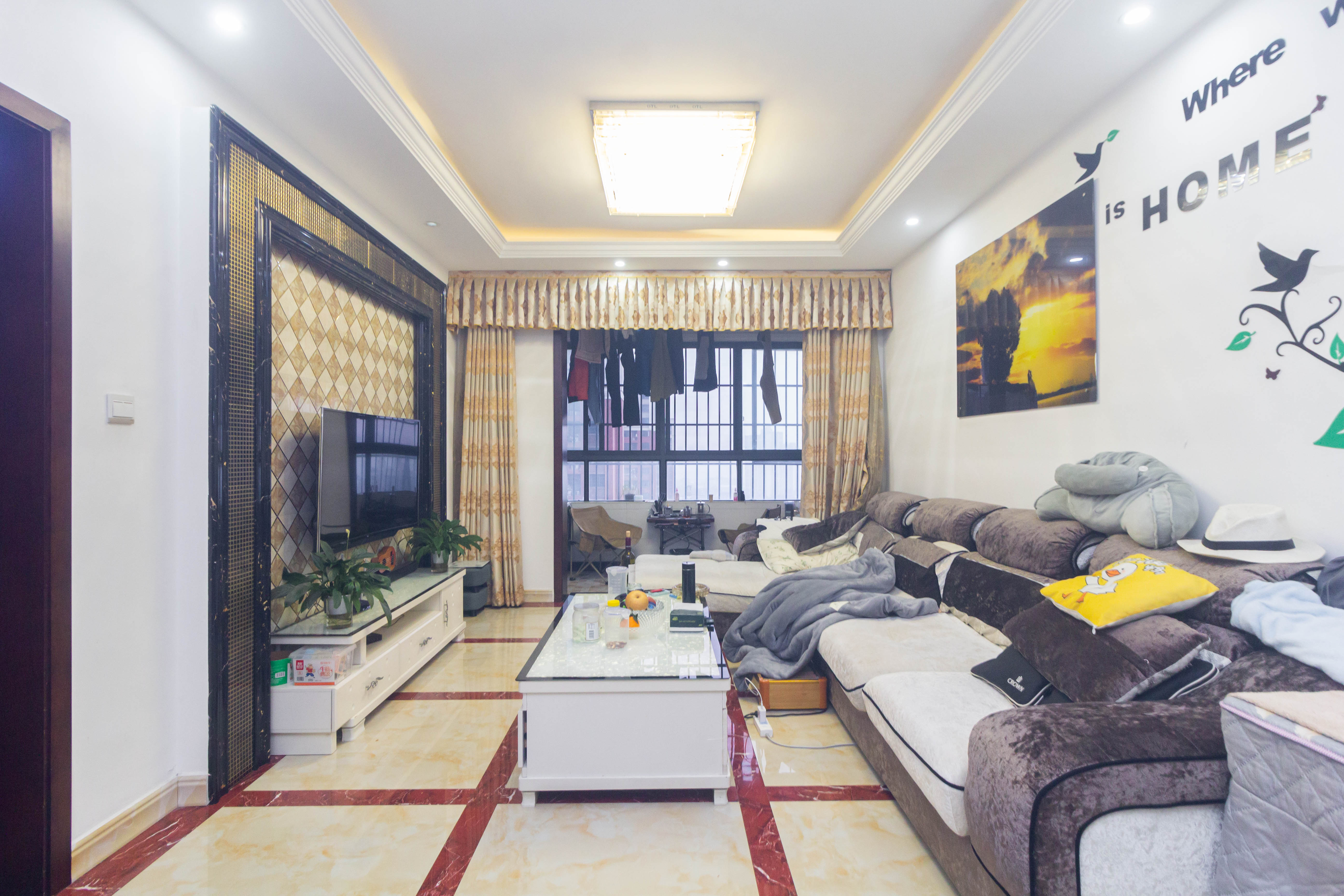 辉宏橄榄城 2室2厅1卫 49.8万 辉宏橄榄城 2室2厅1卫 49.8万客厅