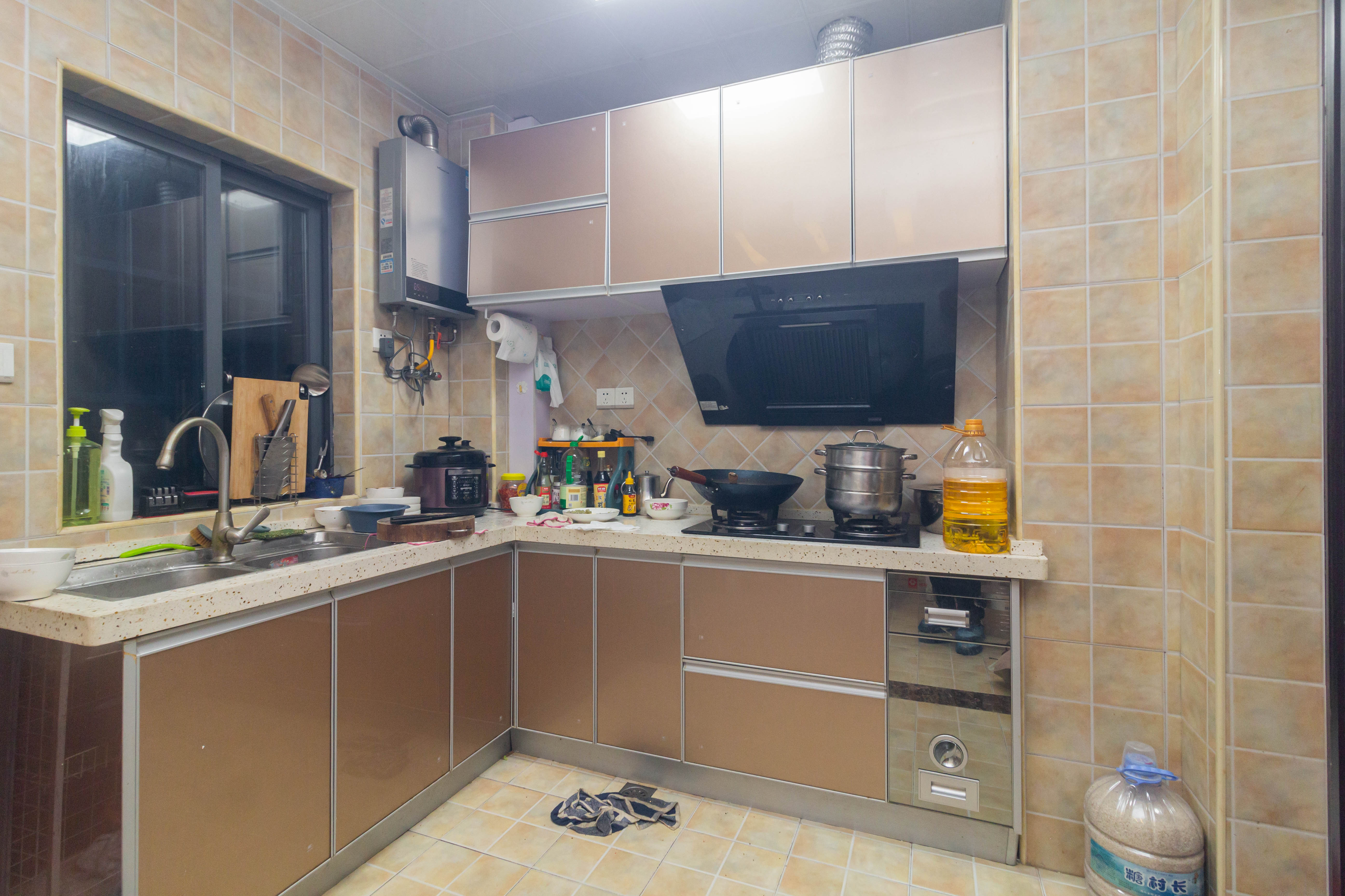 辉宏橄榄城 2室2厅1卫 49.8万 辉宏橄榄城 2室2厅1卫 49.8万厨房