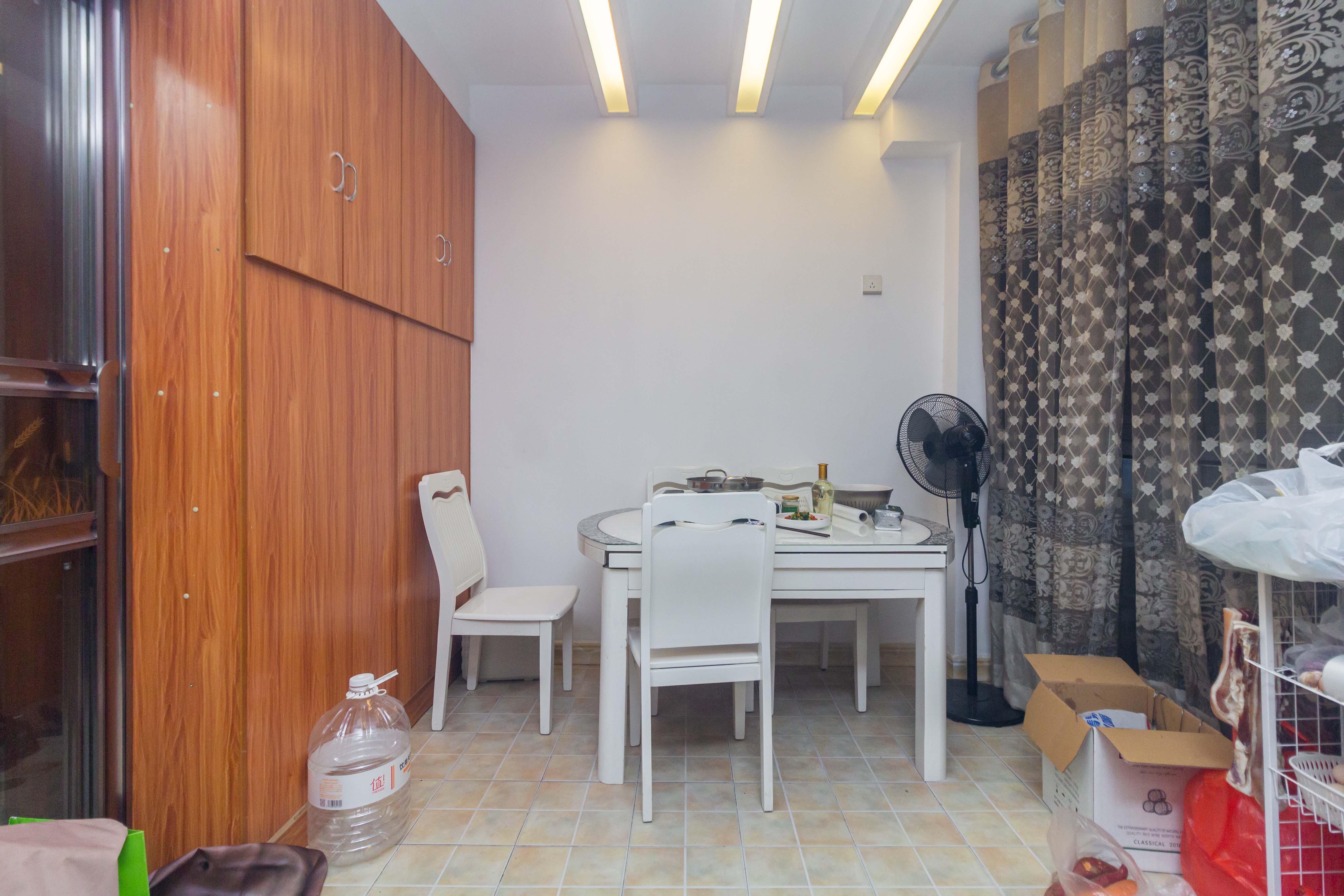 辉宏橄榄城 2室2厅1卫 49.8万 辉宏橄榄城 2室2厅1卫 49.8万客厅