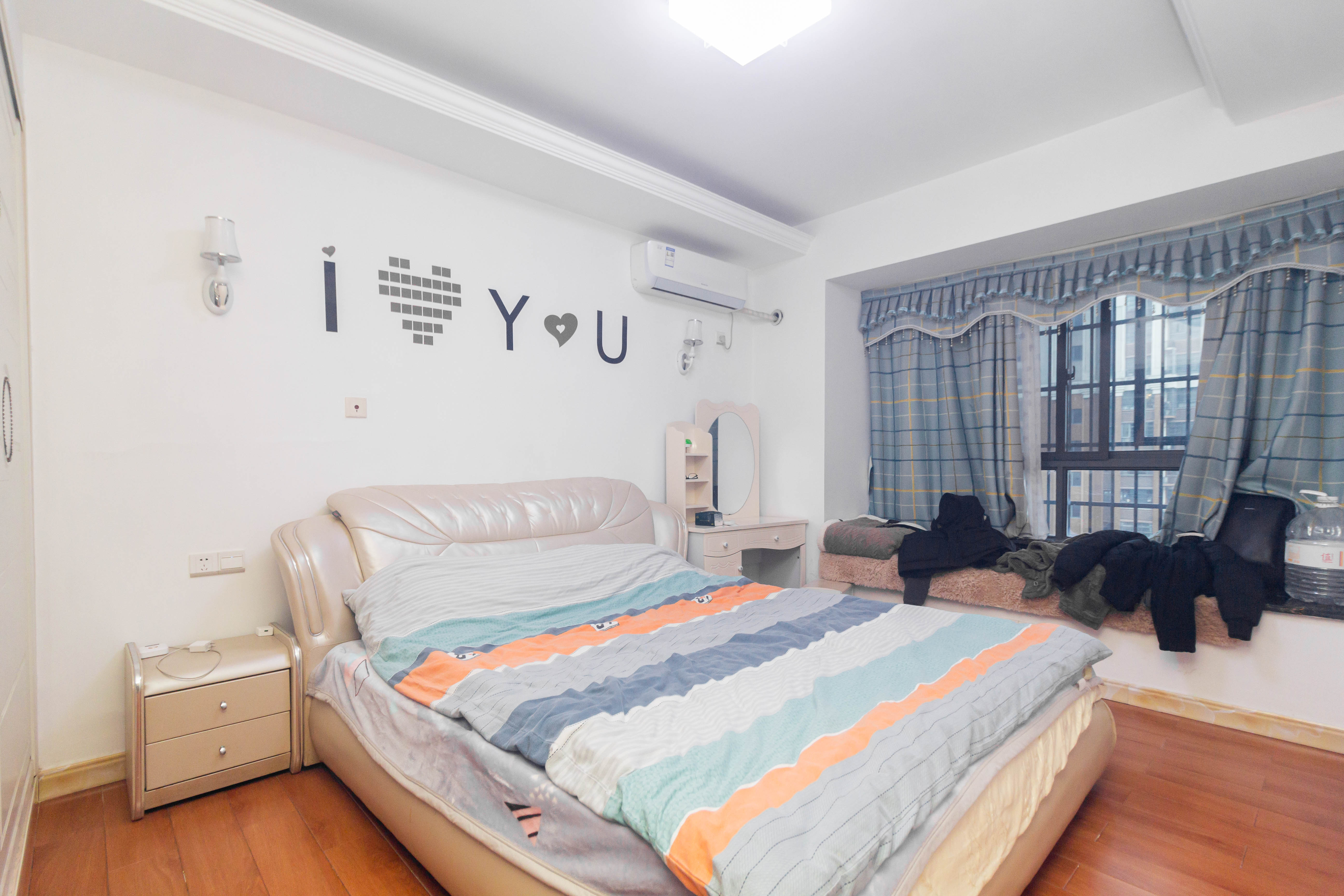 辉宏橄榄城 2室2厅1卫 49.8万 辉宏橄榄城 2室2厅1卫 49.8万卧室