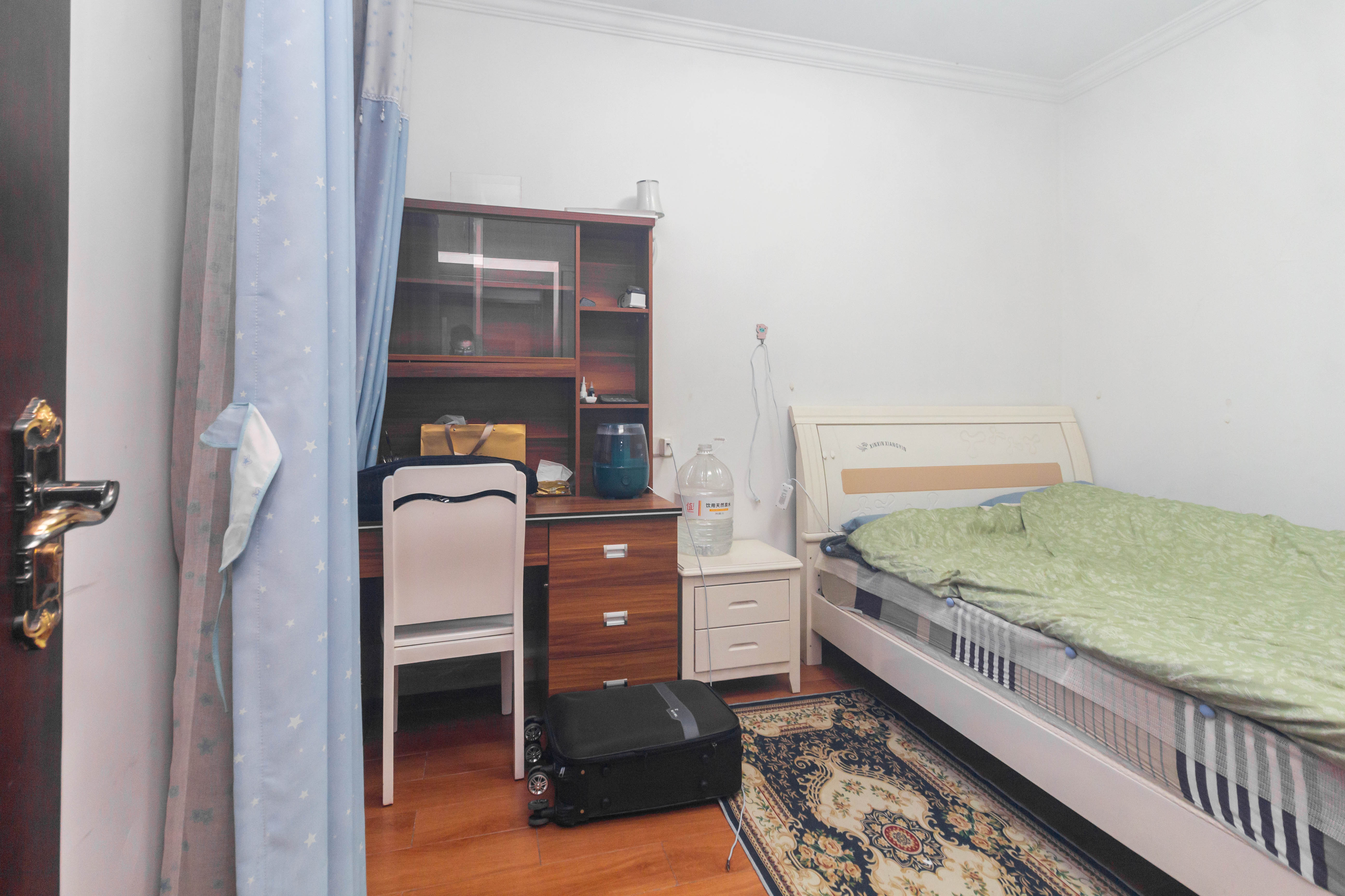 辉宏橄榄城 2室2厅1卫 49.8万 辉宏橄榄城 2室2厅1卫 49.8万卧室