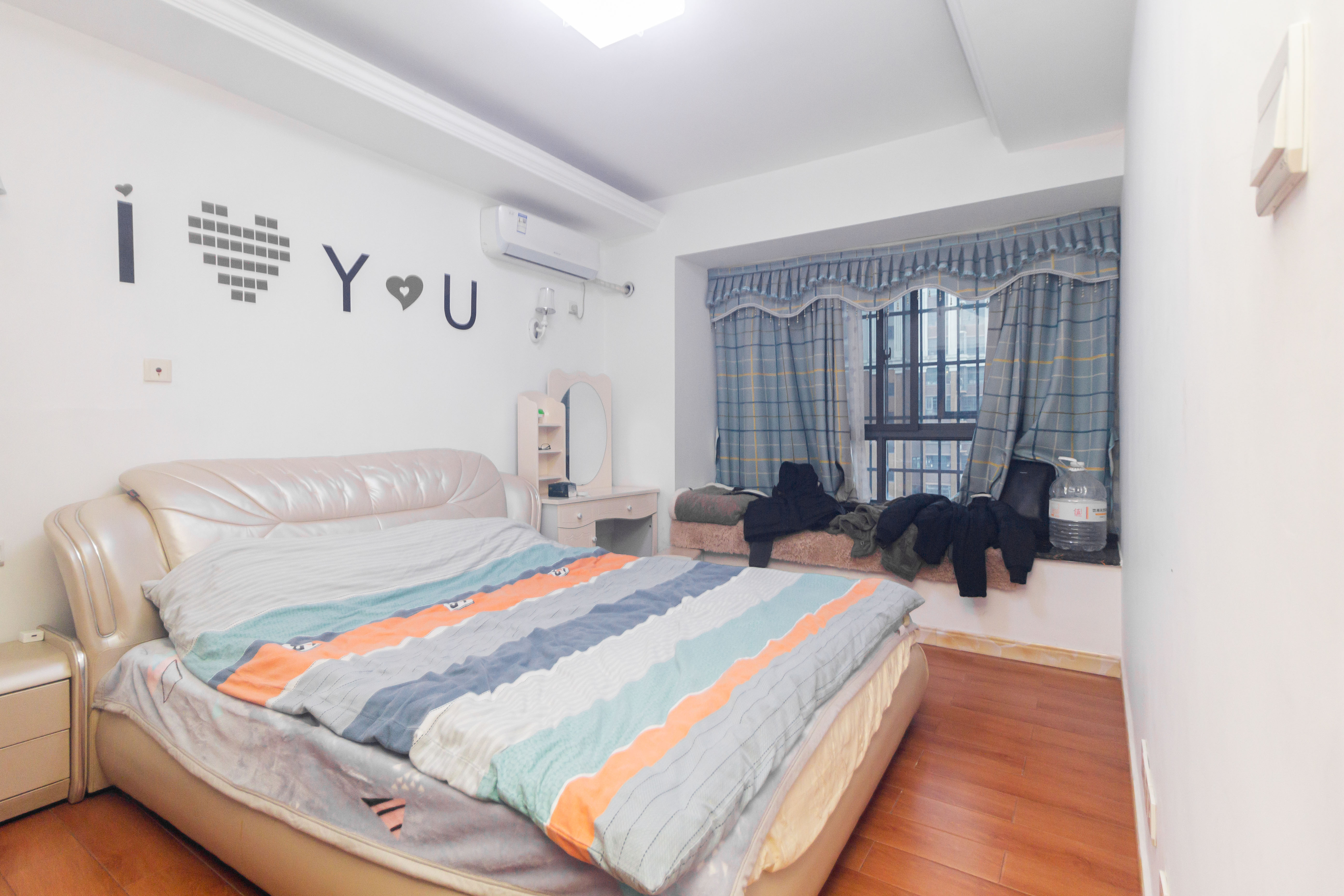 辉宏橄榄城 2室2厅1卫 49.8万 辉宏橄榄城 2室2厅1卫 49.8万卧室