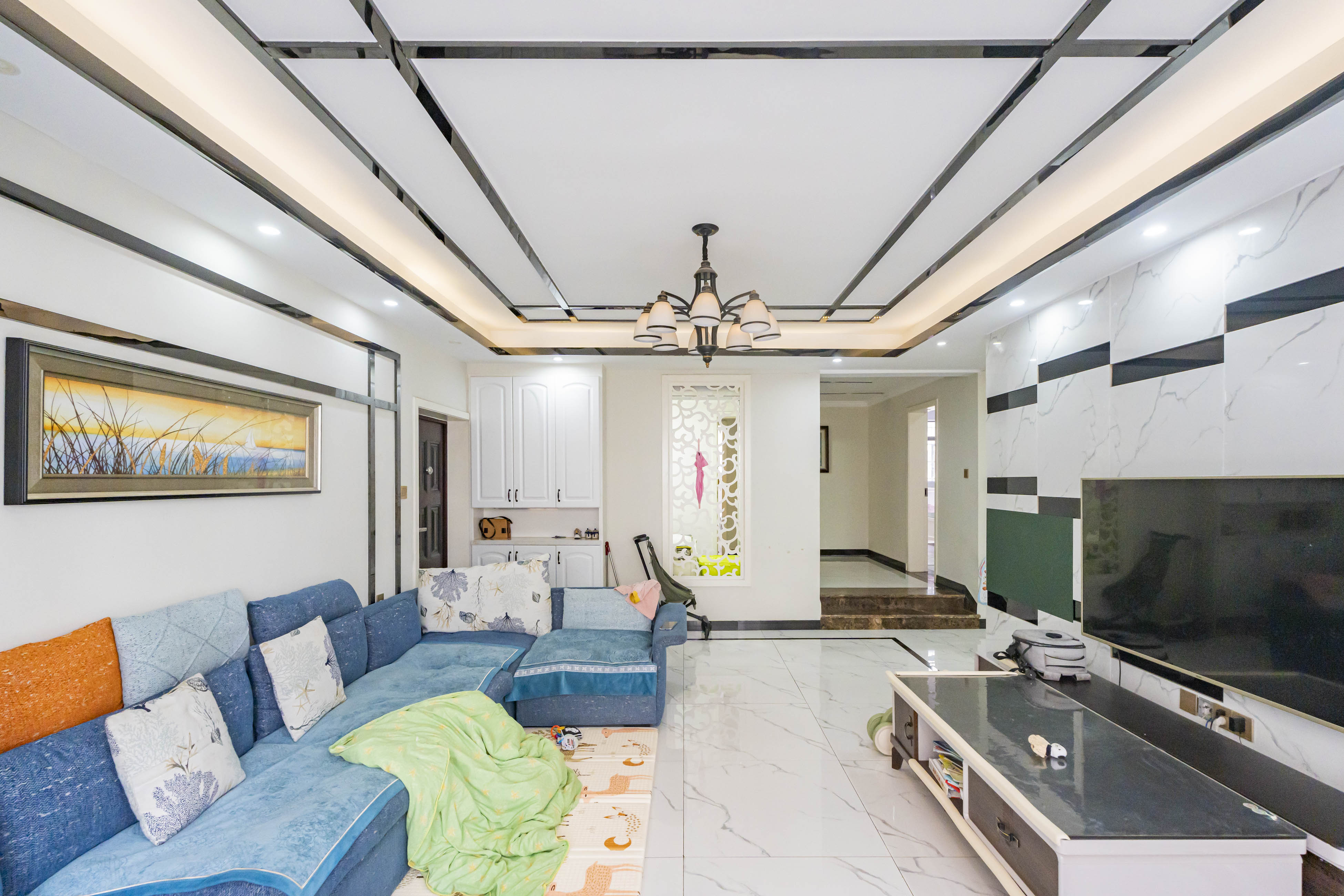 万煦园  4室2厅2卫    110.0万 万煦园  4室2厅2卫    110.0万客厅