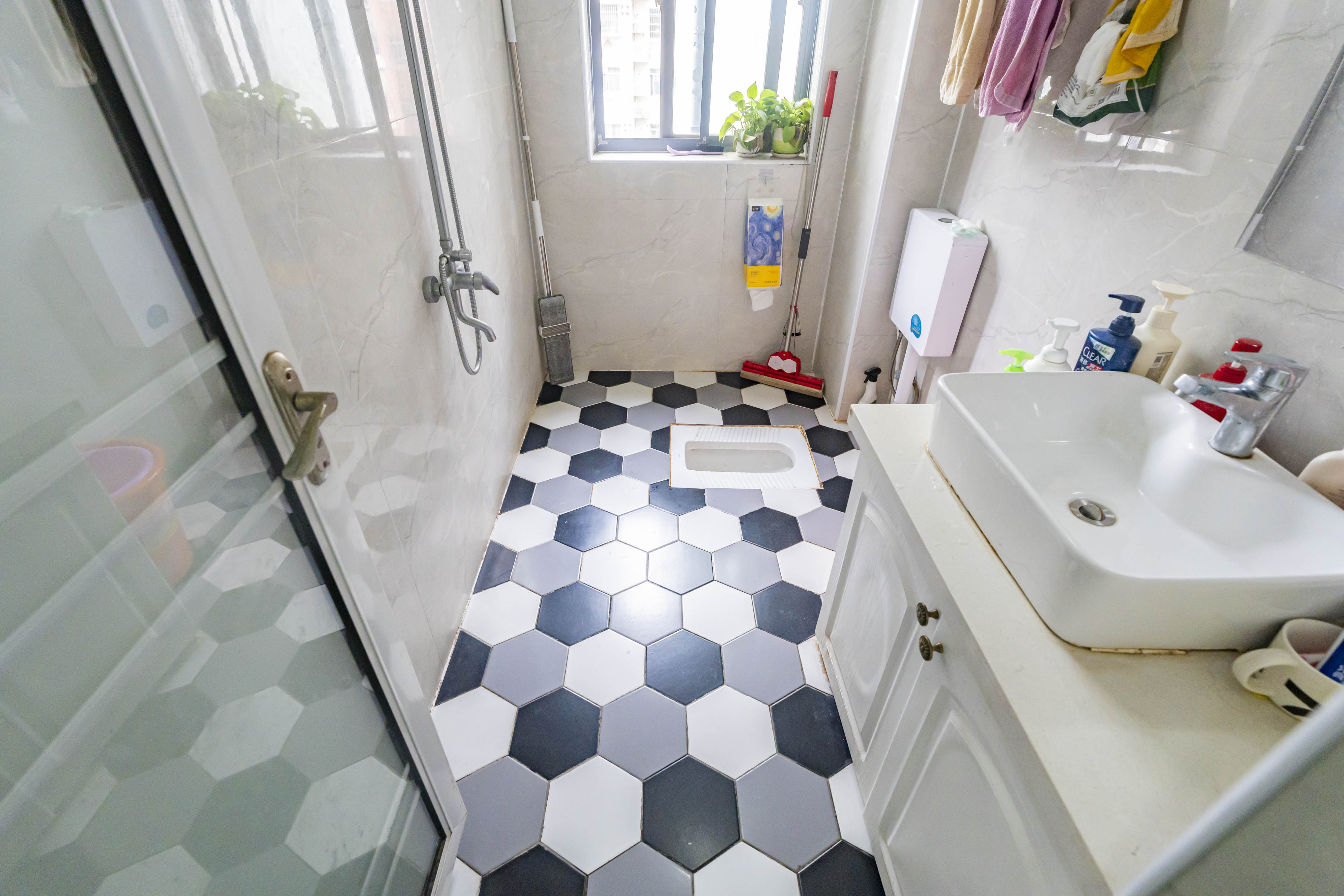 万煦园  4室2厅2卫    110.0万 万煦园  4室2厅2卫    110.0万卫生间