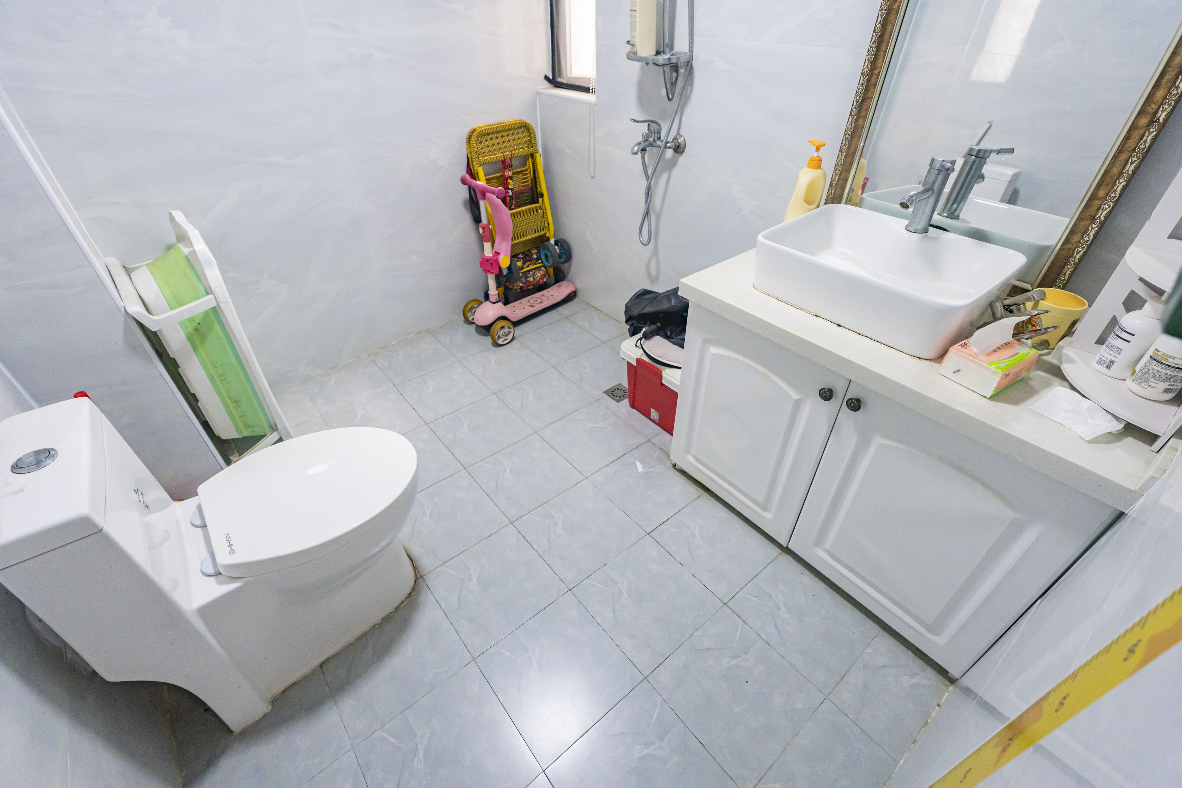 万煦园  4室2厅2卫    110.0万 万煦园  4室2厅2卫    110.0万卫生间