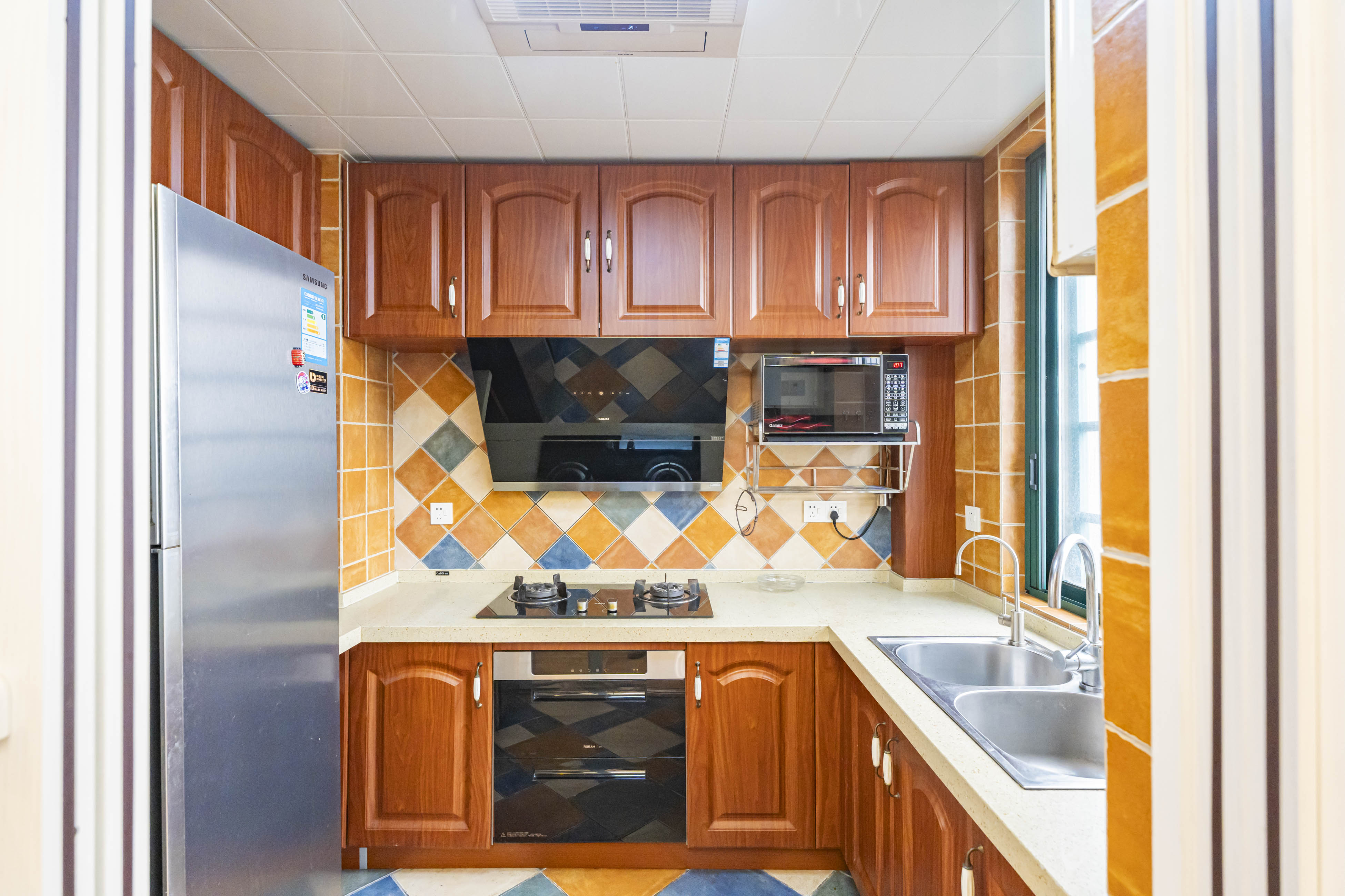 维一星城原山苑  3室2厅2卫    115.0万厨房