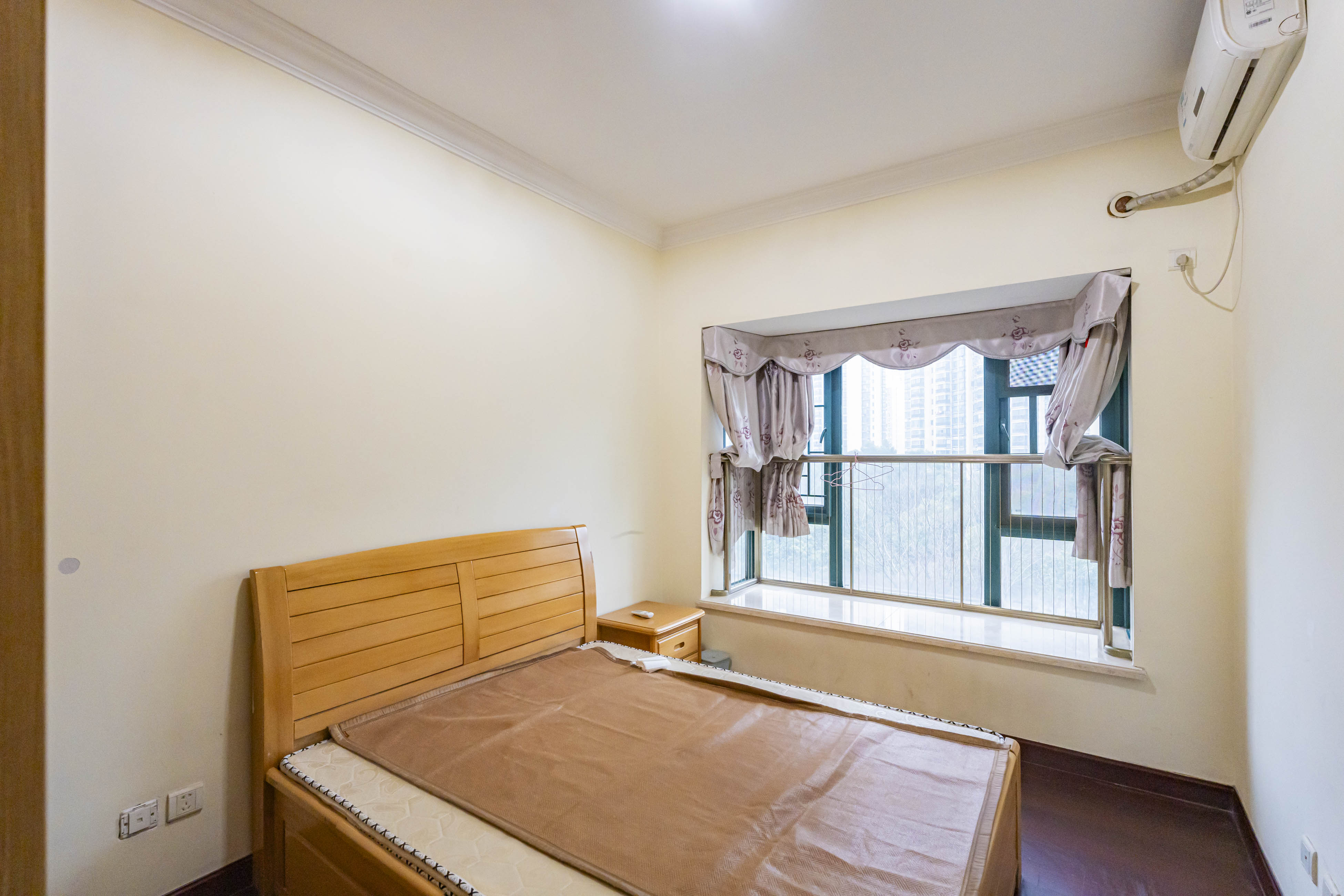 恒大雅苑  3室2厅2卫    92.0万卧室