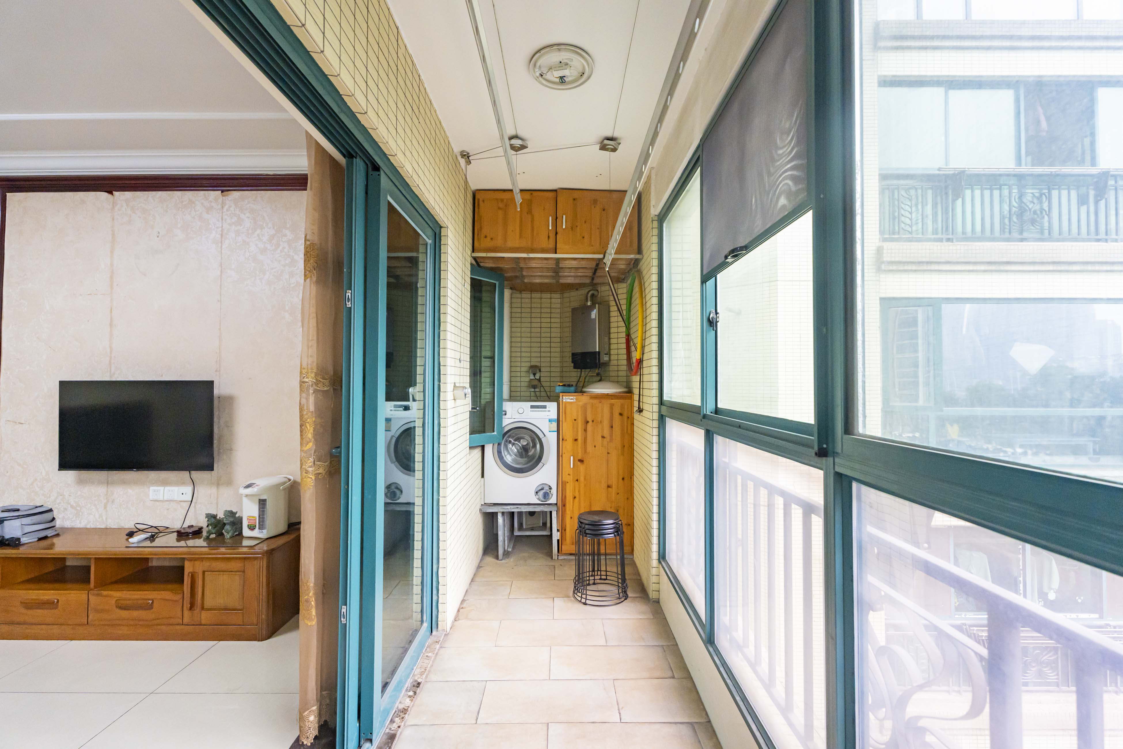 恒大雅苑  3室2厅2卫    92.0万阳台