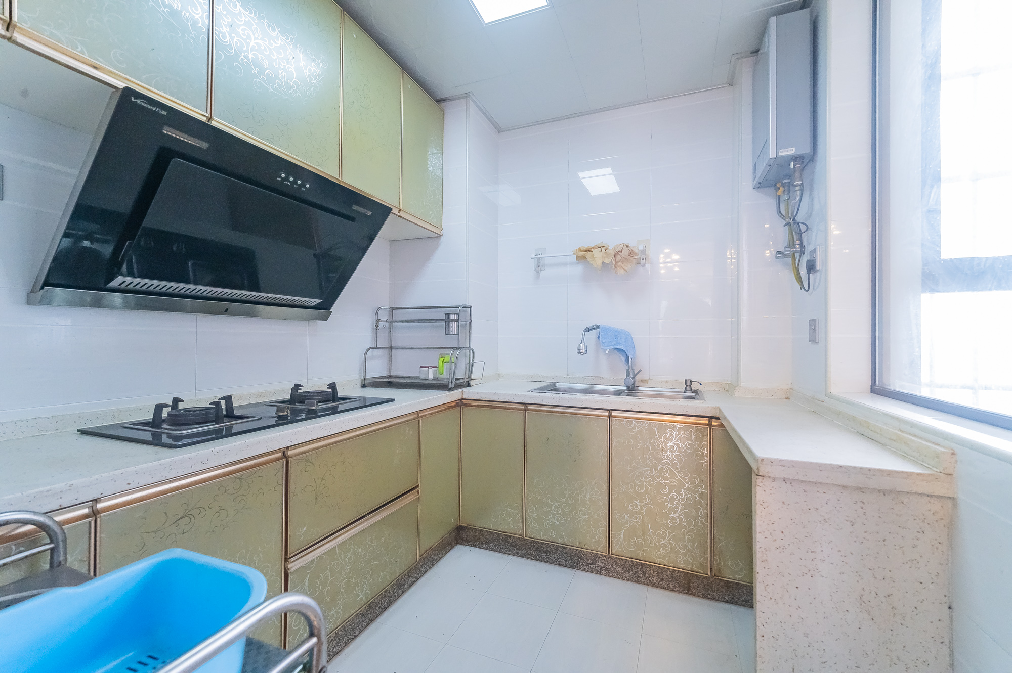 家和院  4室2厅2卫    85.8万 家和院  4室2厅2卫    85.8万厨房