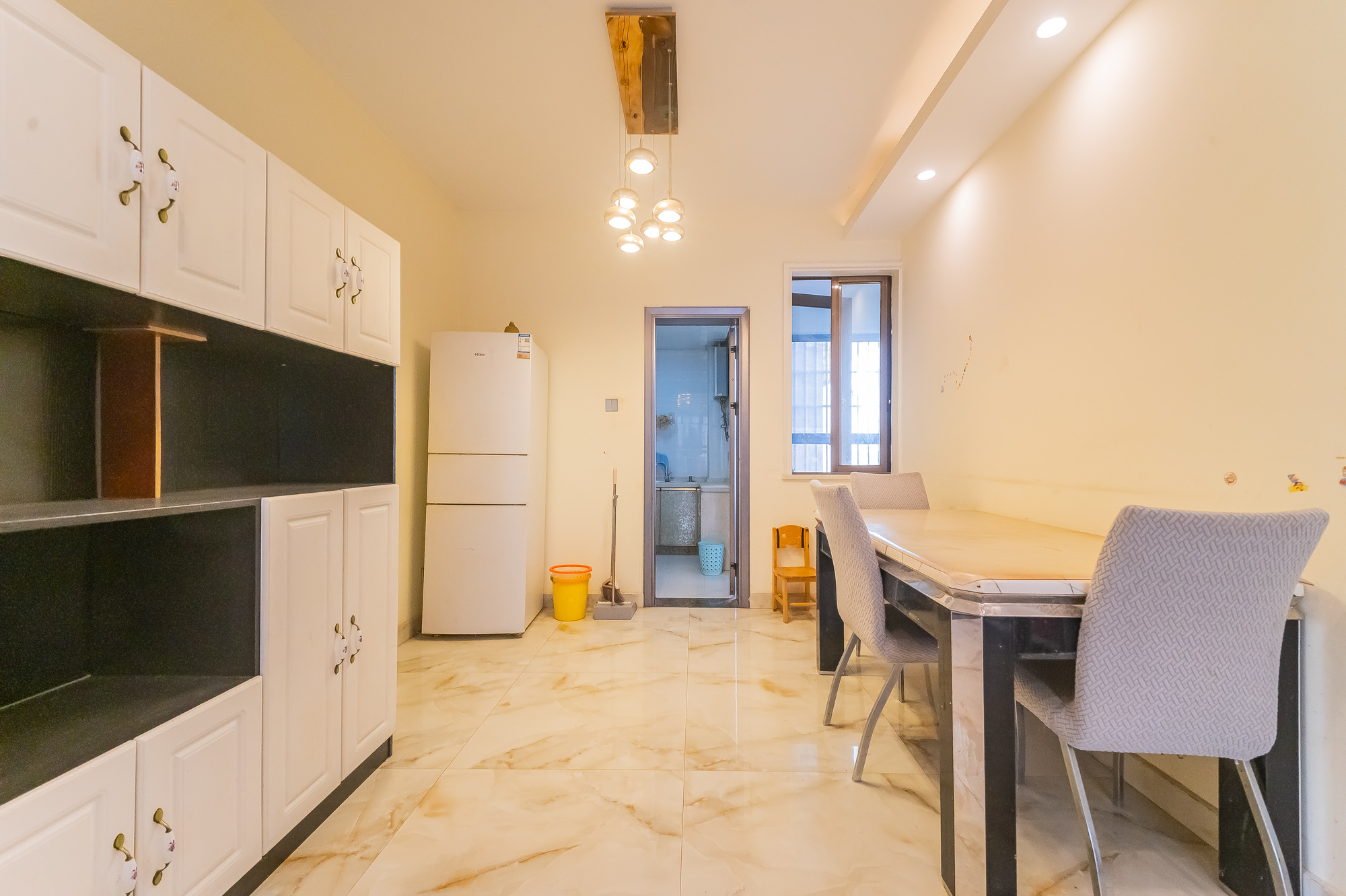 家和院  4室2厅2卫    85.8万 家和院  4室2厅2卫    85.8万客厅