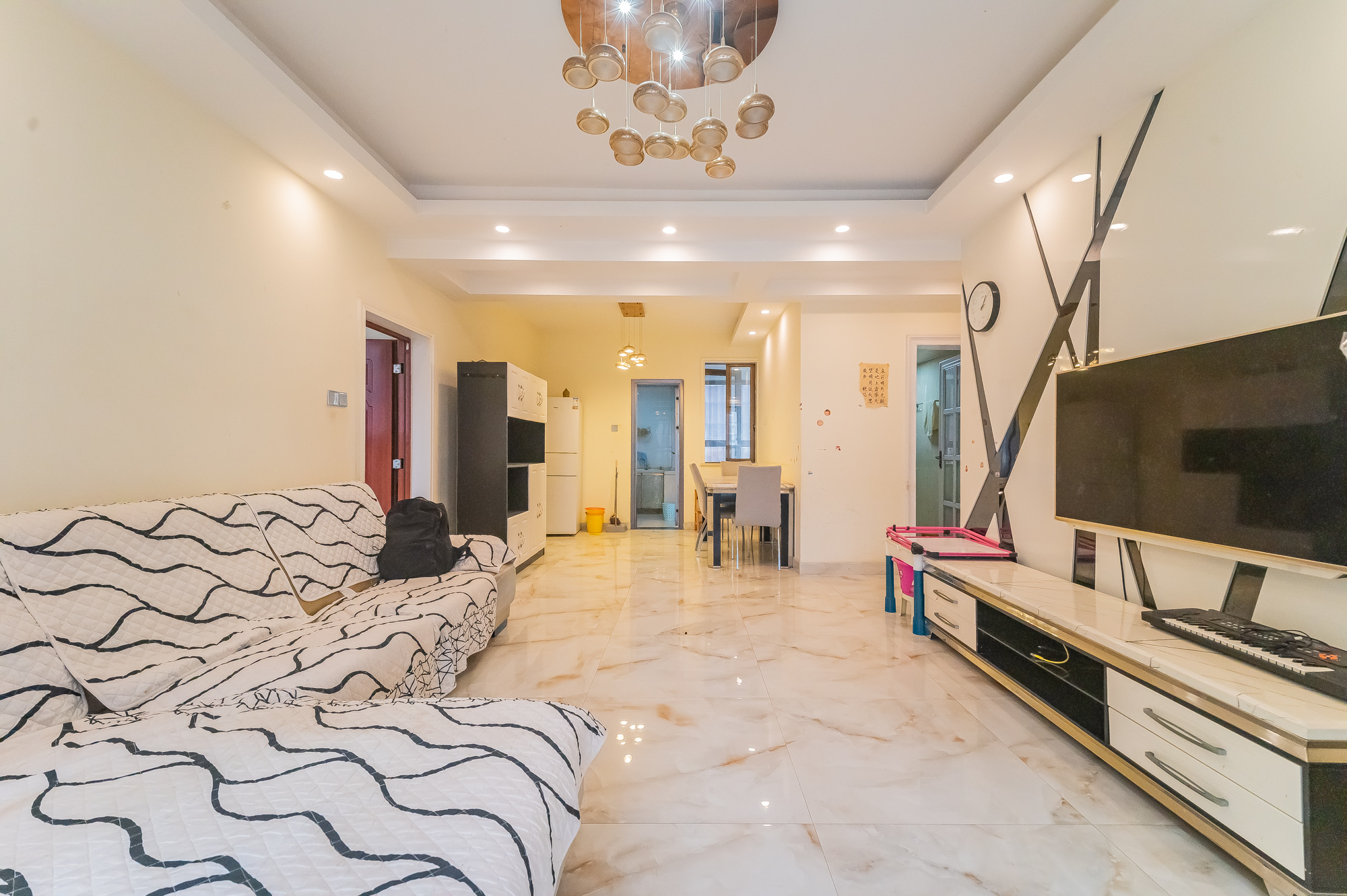 家和院  4室2厅2卫    85.8万 家和院  4室2厅2卫    85.8万客厅