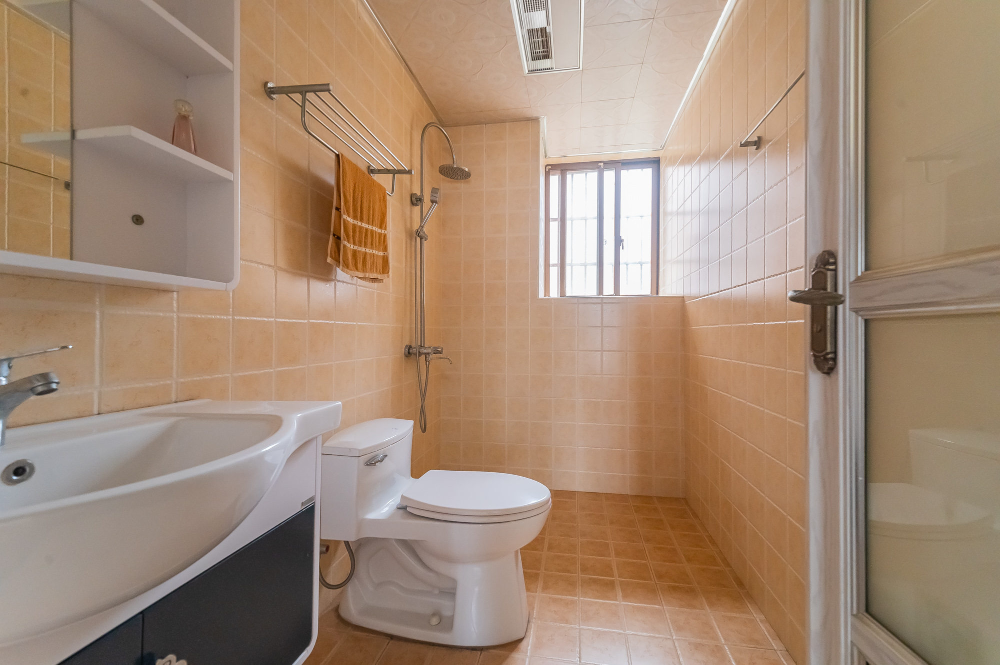 家和院  4室2厅2卫    85.8万 家和院  4室2厅2卫    85.8万卫生间