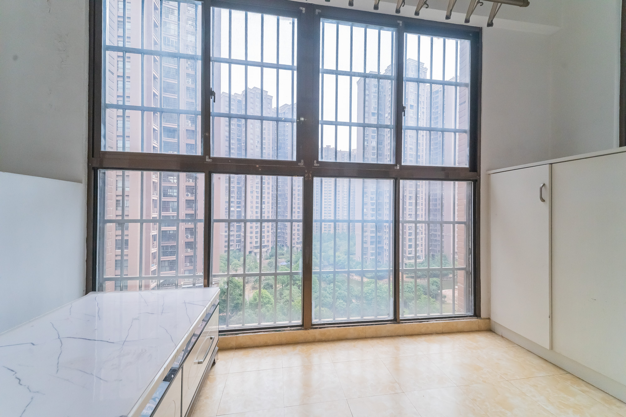 家和院  4室2厅2卫    85.8万 家和院  4室2厅2卫    85.8万阳台