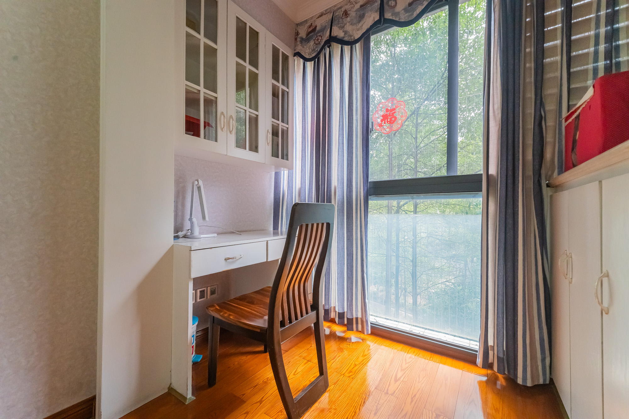 恒基凯旋门一二期  4室2厅2卫    126.0万 恒基凯旋门一二期  4室2厅2卫    126.0万阳台