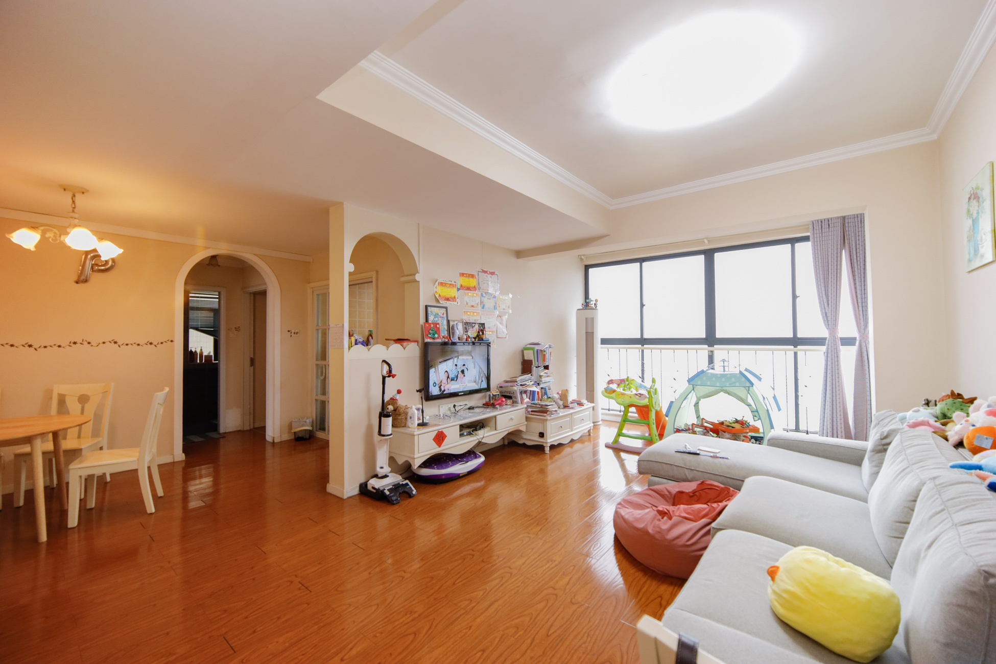 城南故事家园 4室2厅2卫 92.8万 城南故事家园 4室2厅2卫 92.8万客厅