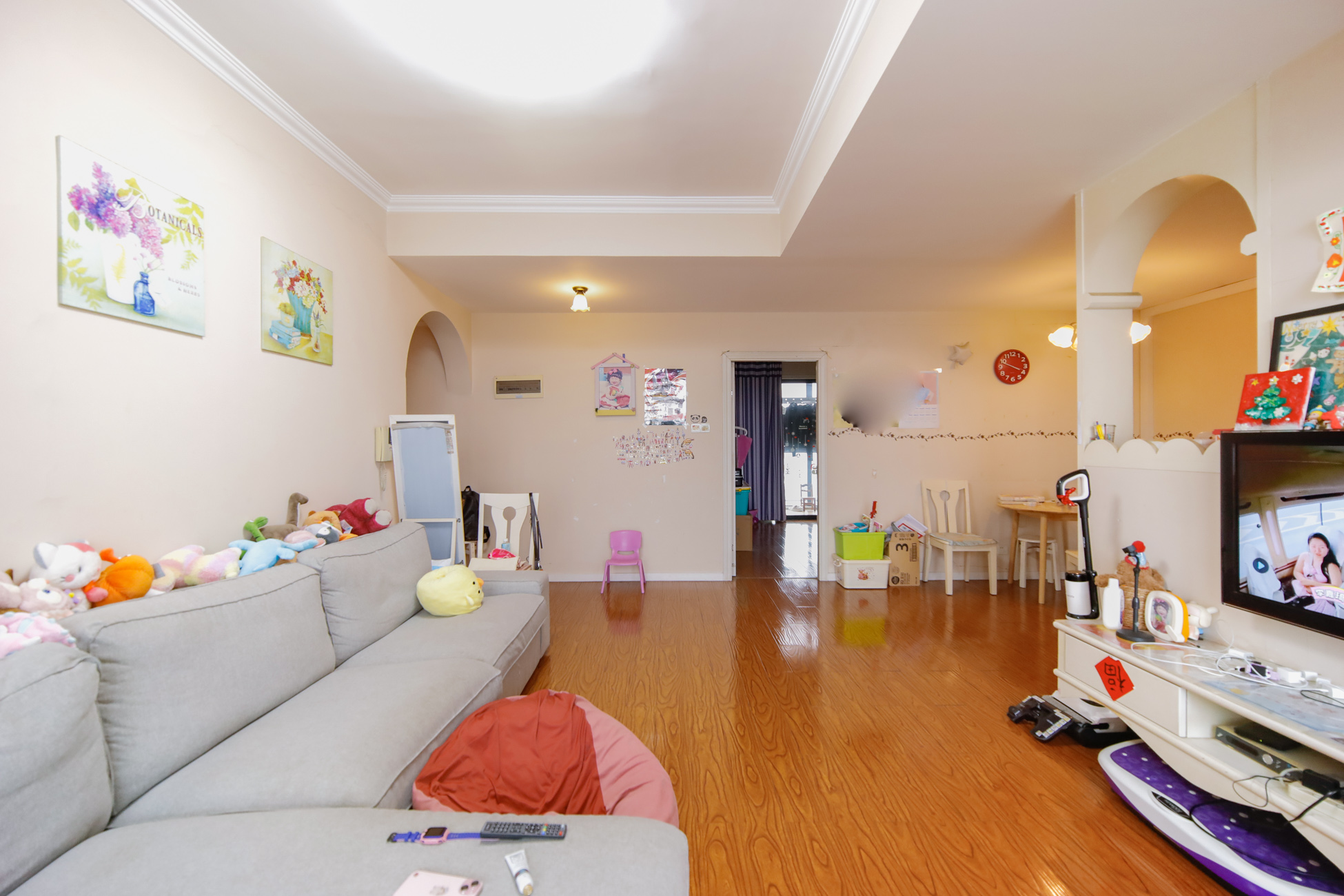 城南故事家园 4室2厅2卫 92.8万 城南故事家园 4室2厅2卫 92.8万客厅