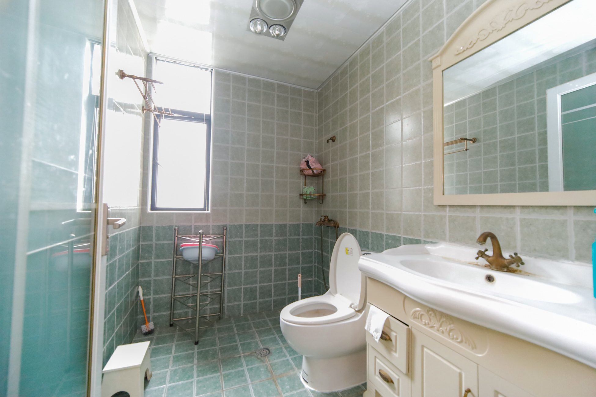 城南故事家园 4室2厅2卫 92.8万 城南故事家园 4室2厅2卫 92.8万卫生间