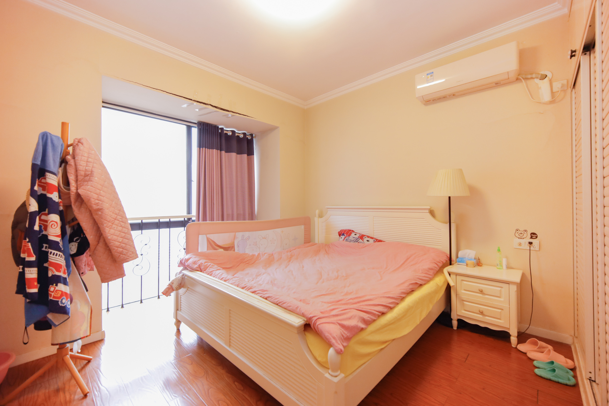 城南故事家园 4室2厅2卫 92.8万 城南故事家园 4室2厅2卫 92.8万卧室