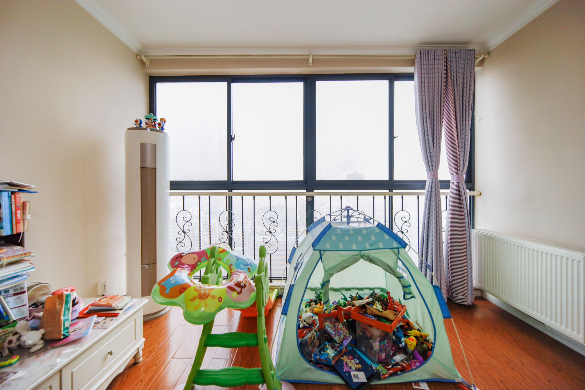 城南故事家园 4室2厅2卫 92.8万 城南故事家园 4室2厅2卫 92.8万阳台