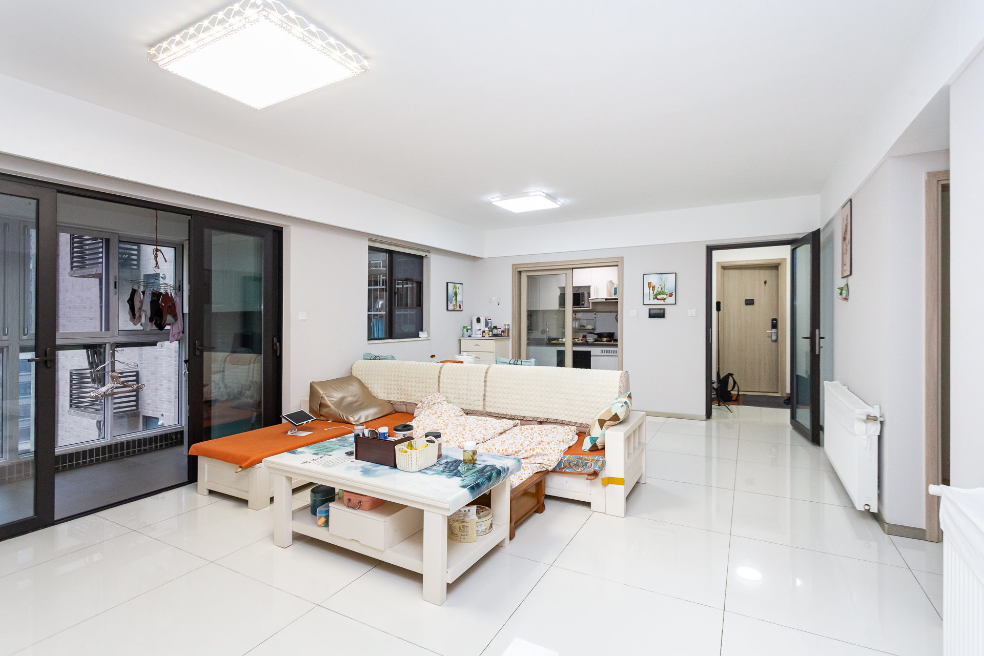 时代倾城三期  4室2厅2卫    102.0万 时代倾城三期  4室2厅2卫    102.0万客厅