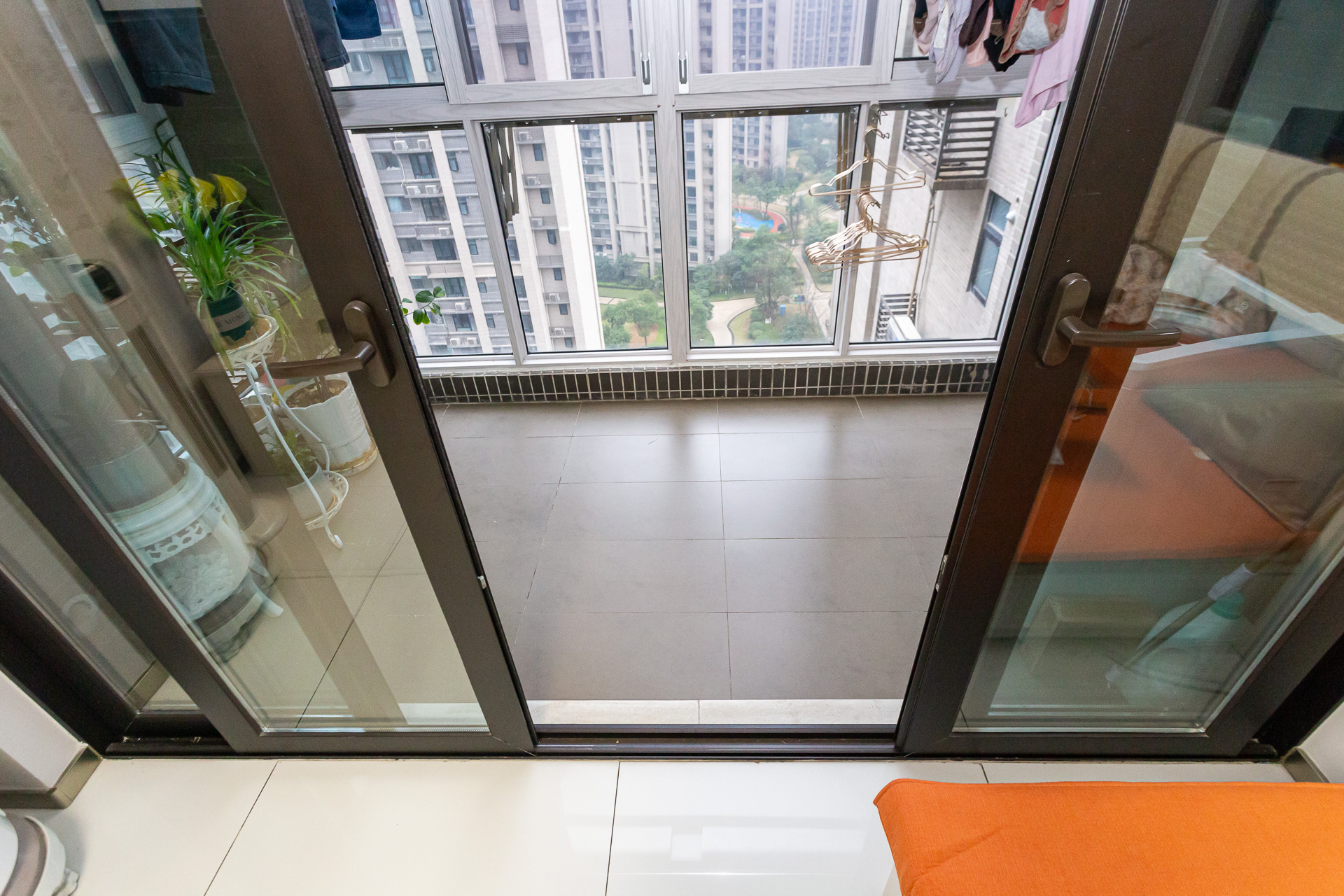 时代倾城三期  4室2厅2卫    102.0万 时代倾城三期  4室2厅2卫    102.0万阳台