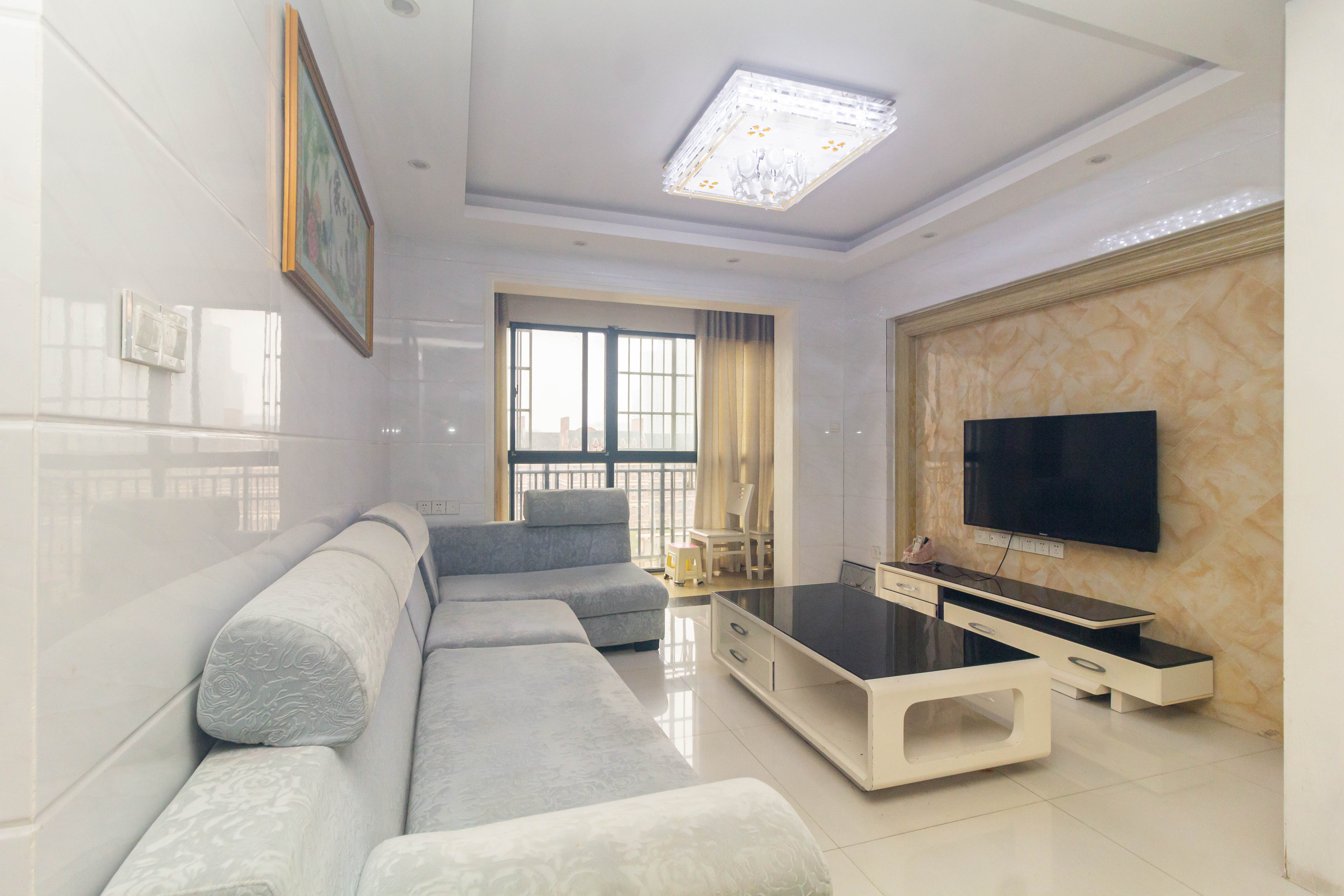 高林仕家 3室2厅1卫 66.0万 高林仕家 3室2厅1卫 66.0万客厅