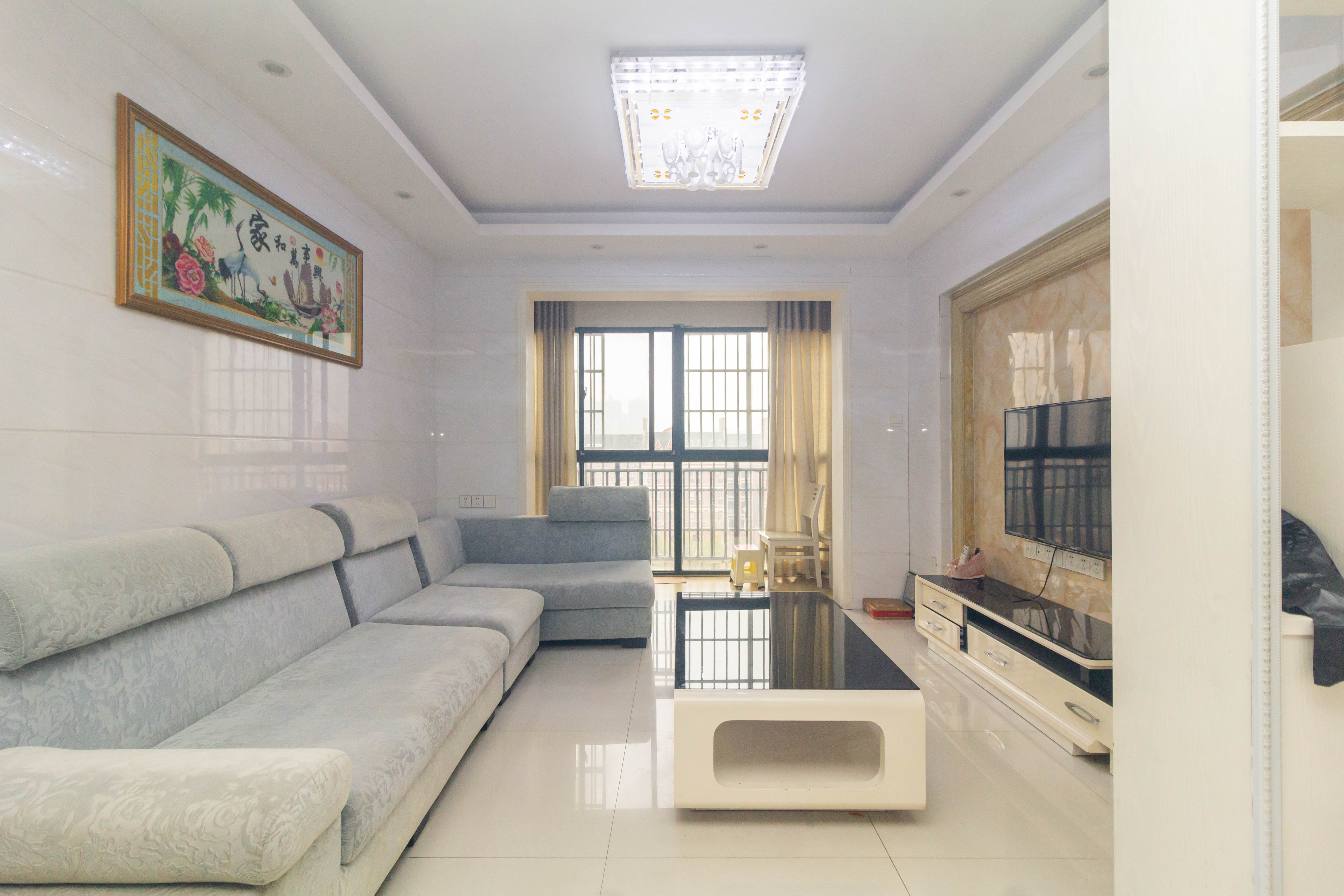 高林仕家 3室2厅1卫 66.0万 高林仕家 3室2厅1卫 66.0万客厅