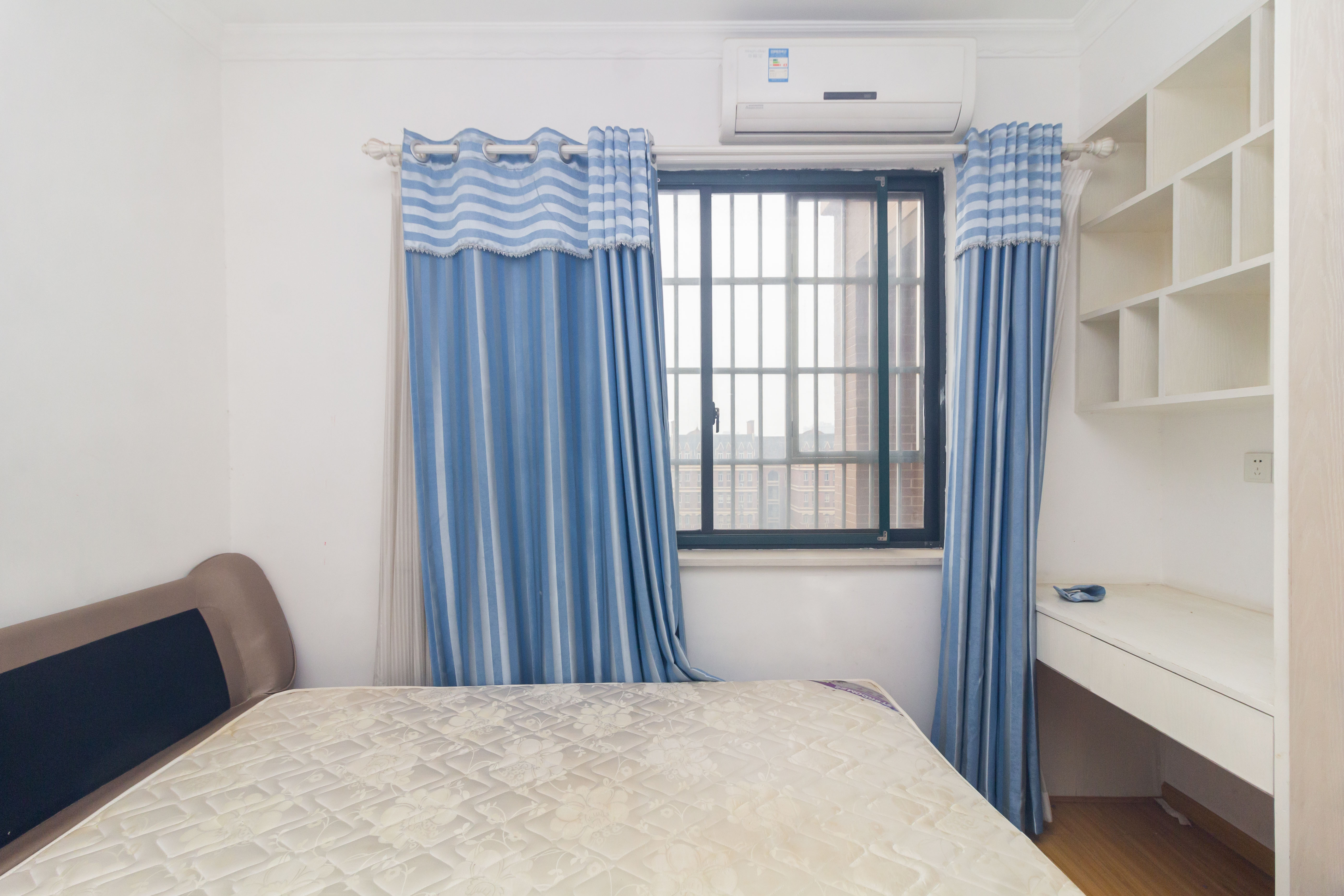 高林仕家 3室2厅1卫 66.0万 高林仕家 3室2厅1卫 66.0万卧室