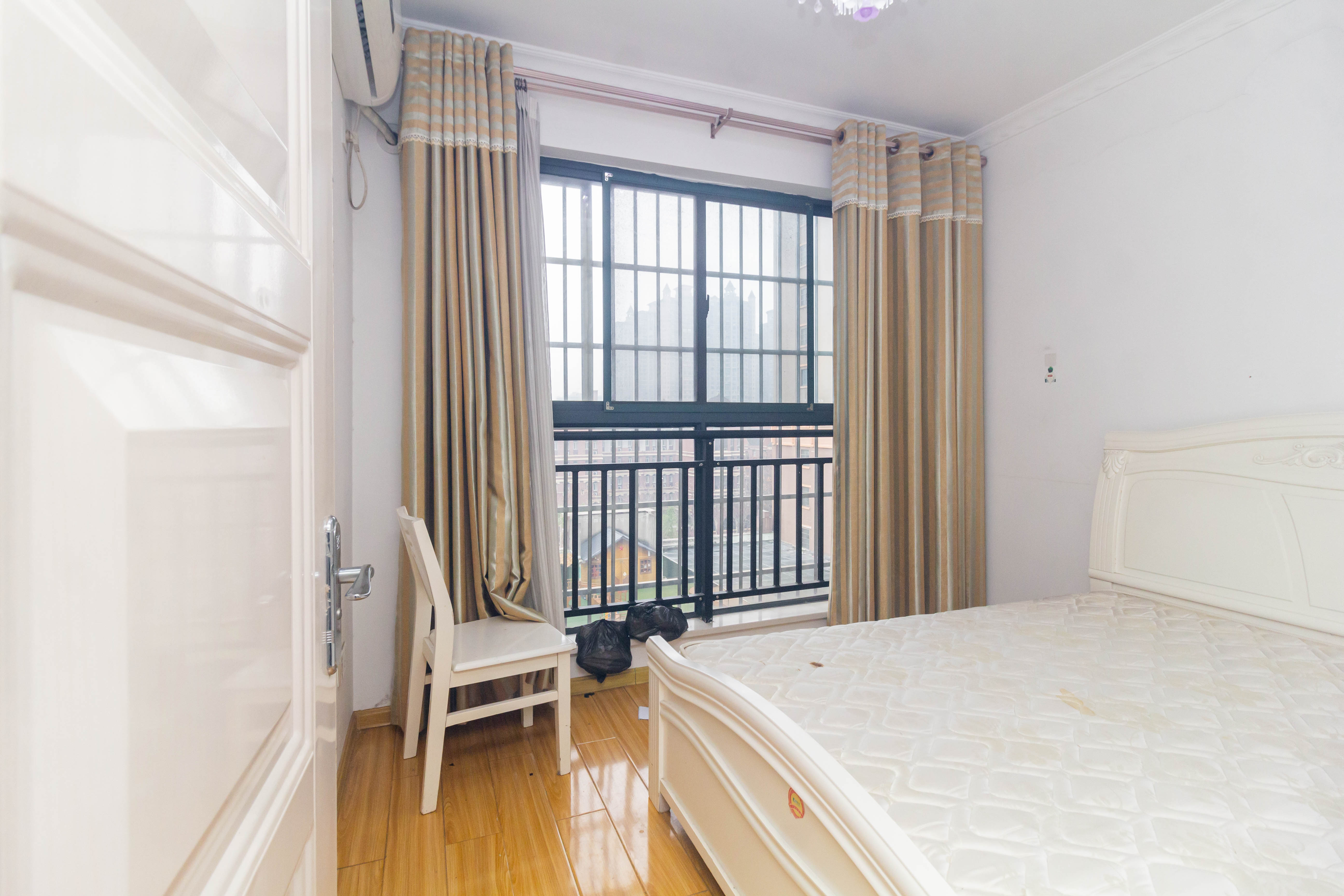 高林仕家 3室2厅1卫 66.0万 高林仕家 3室2厅1卫 66.0万卧室