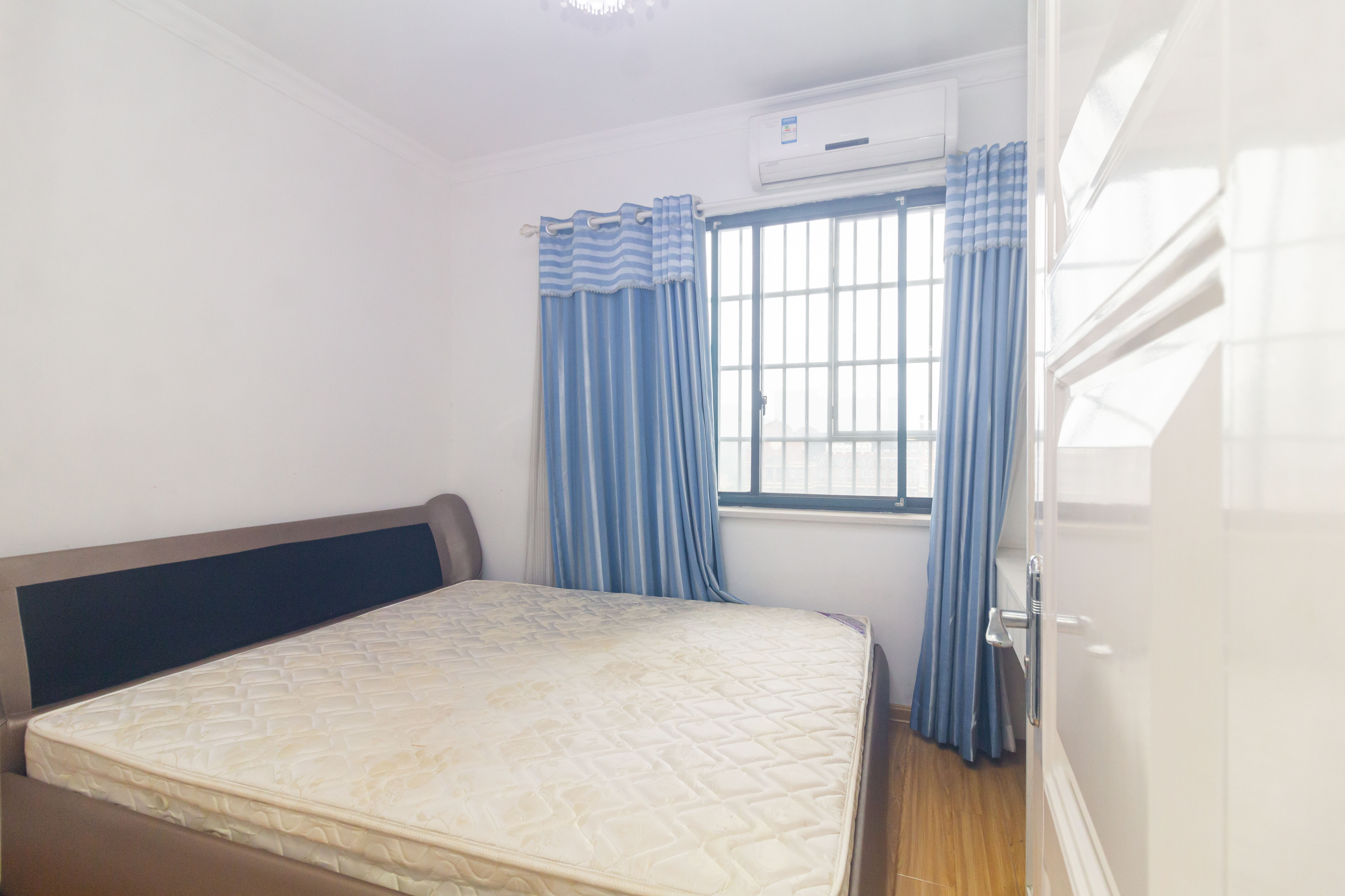 高林仕家 3室2厅1卫 66.0万 高林仕家 3室2厅1卫 66.0万卧室