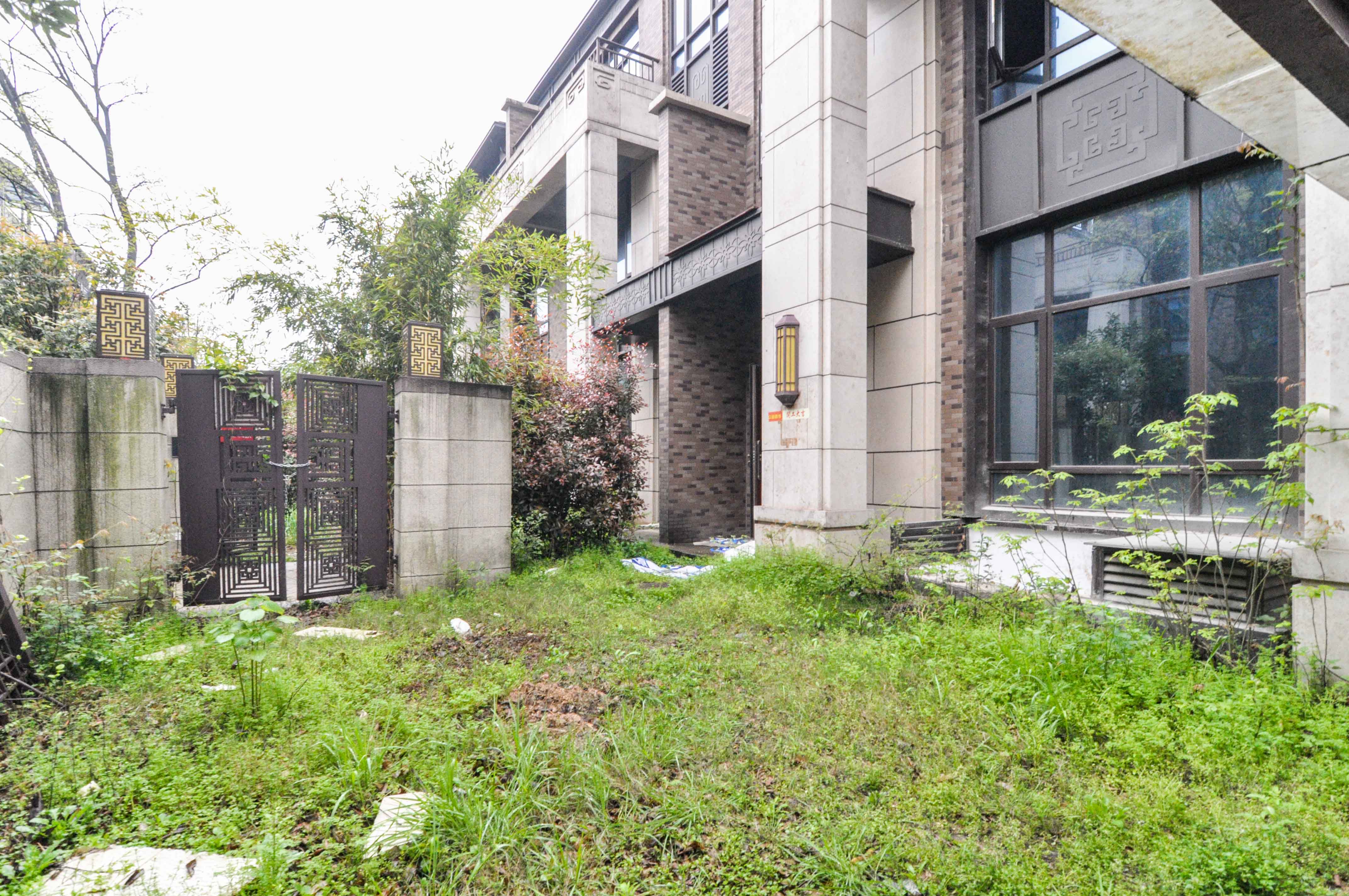 中海梅溪湖壹号  6室4厅6卫   788.00万其他