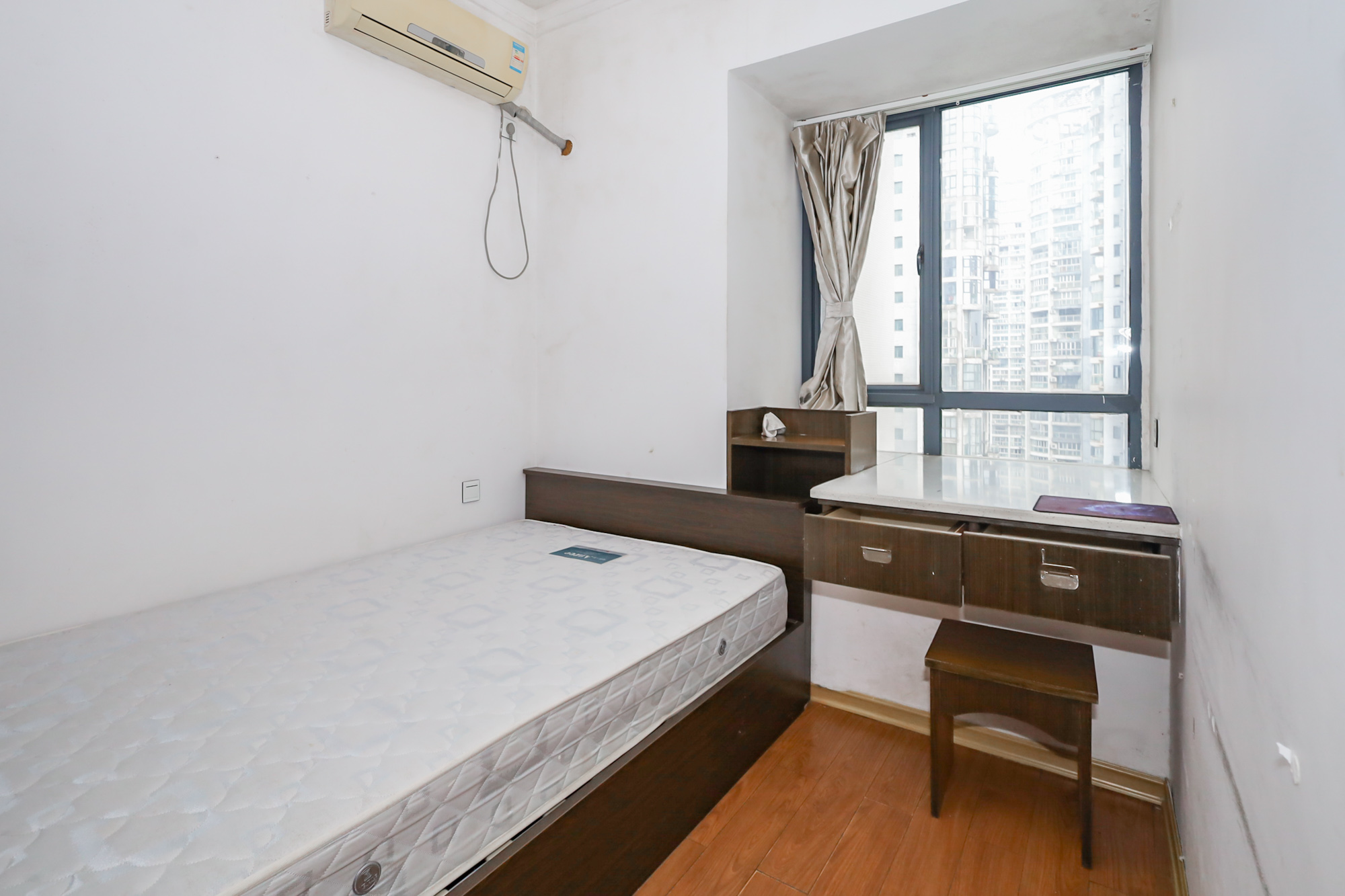 金麓国际 3室2厅1卫 75.0万 金麓国际 3室2厅1卫 75.0万卧室