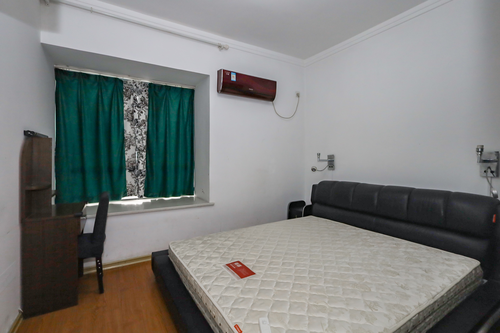 金麓国际 3室2厅1卫 75.0万 金麓国际 3室2厅1卫 75.0万卧室