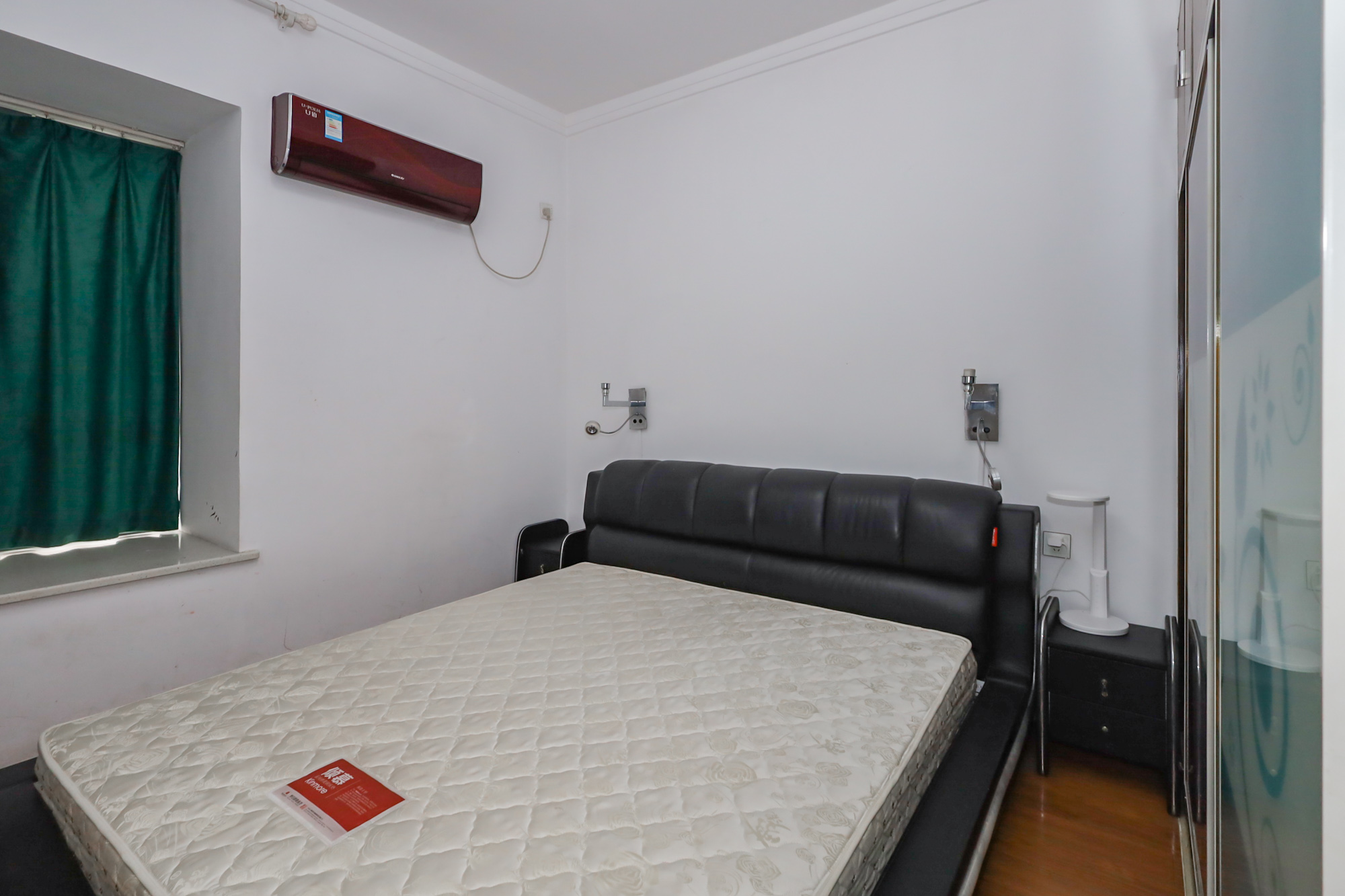 金麓国际 3室2厅1卫 75.0万 金麓国际 3室2厅1卫 75.0万卧室