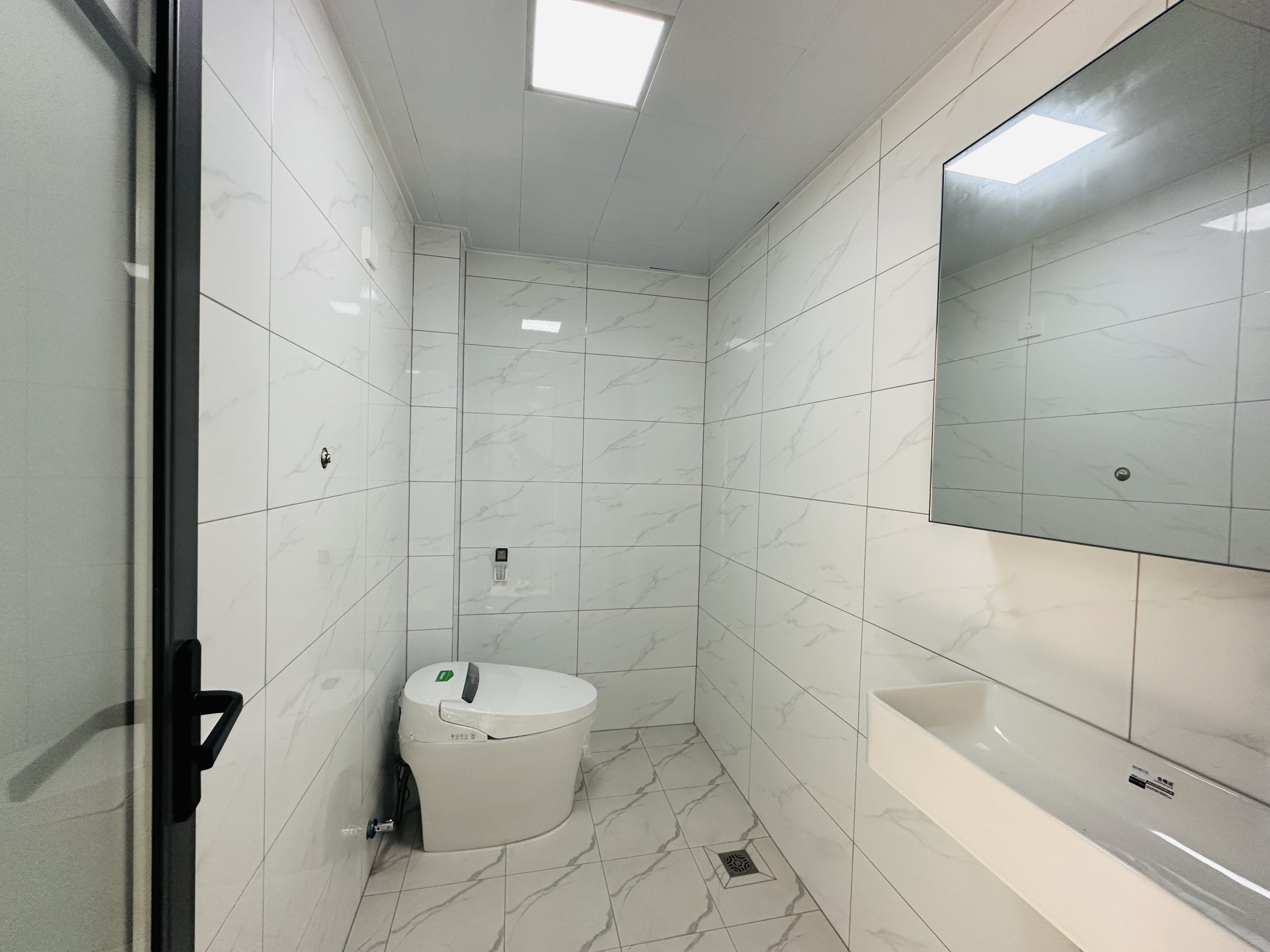 西城别院 1室1厅1卫 76.0万 西城别院 1室1厅1卫 76.0万卫生间