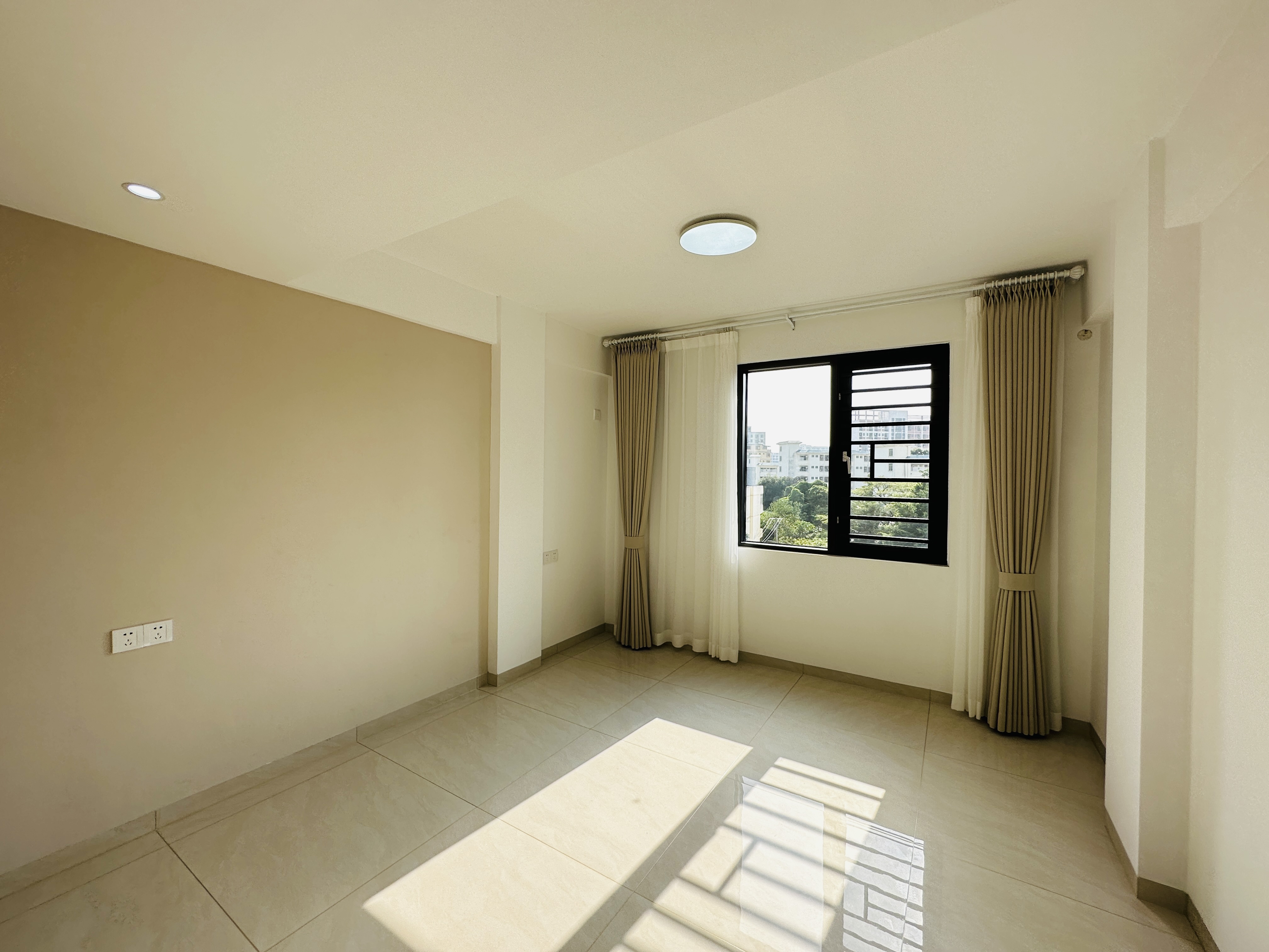 西城别院 1室1厅1卫 76.0万 西城别院 1室1厅1卫 76.0万卧室