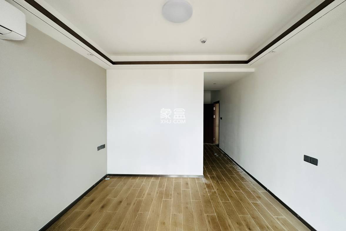 海航豪庭南苑 2室2厅2卫 218.0万 海航豪庭南苑 2室2厅2卫 218.0万卧室