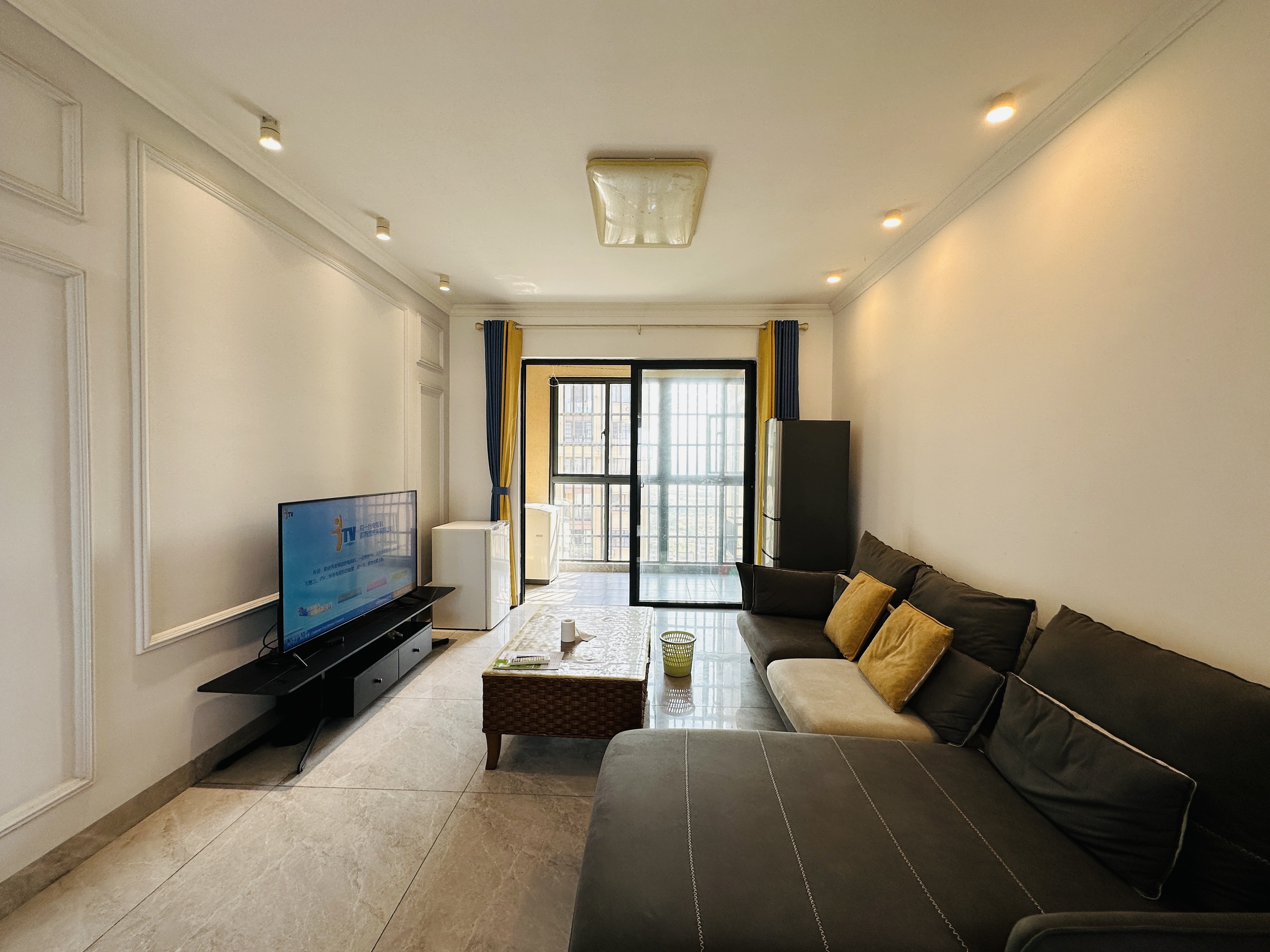 伟业智青春 2室2厅1卫 108.0万 伟业智青春 2室2厅1卫 108.0万客厅