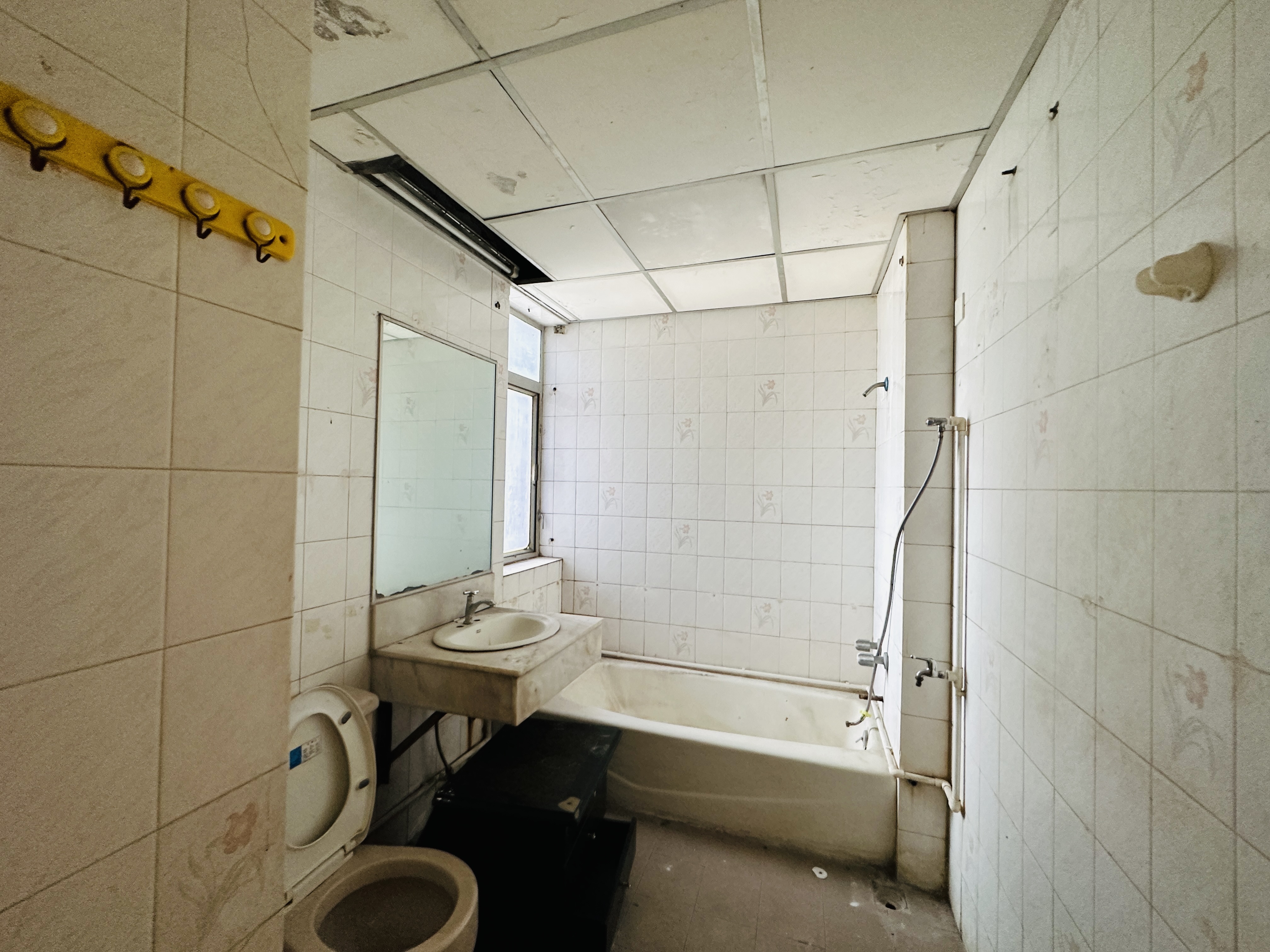 九都大厦 1室1厅1卫 113.0万 九都大厦 1室1厅1卫 113.0万卫生间