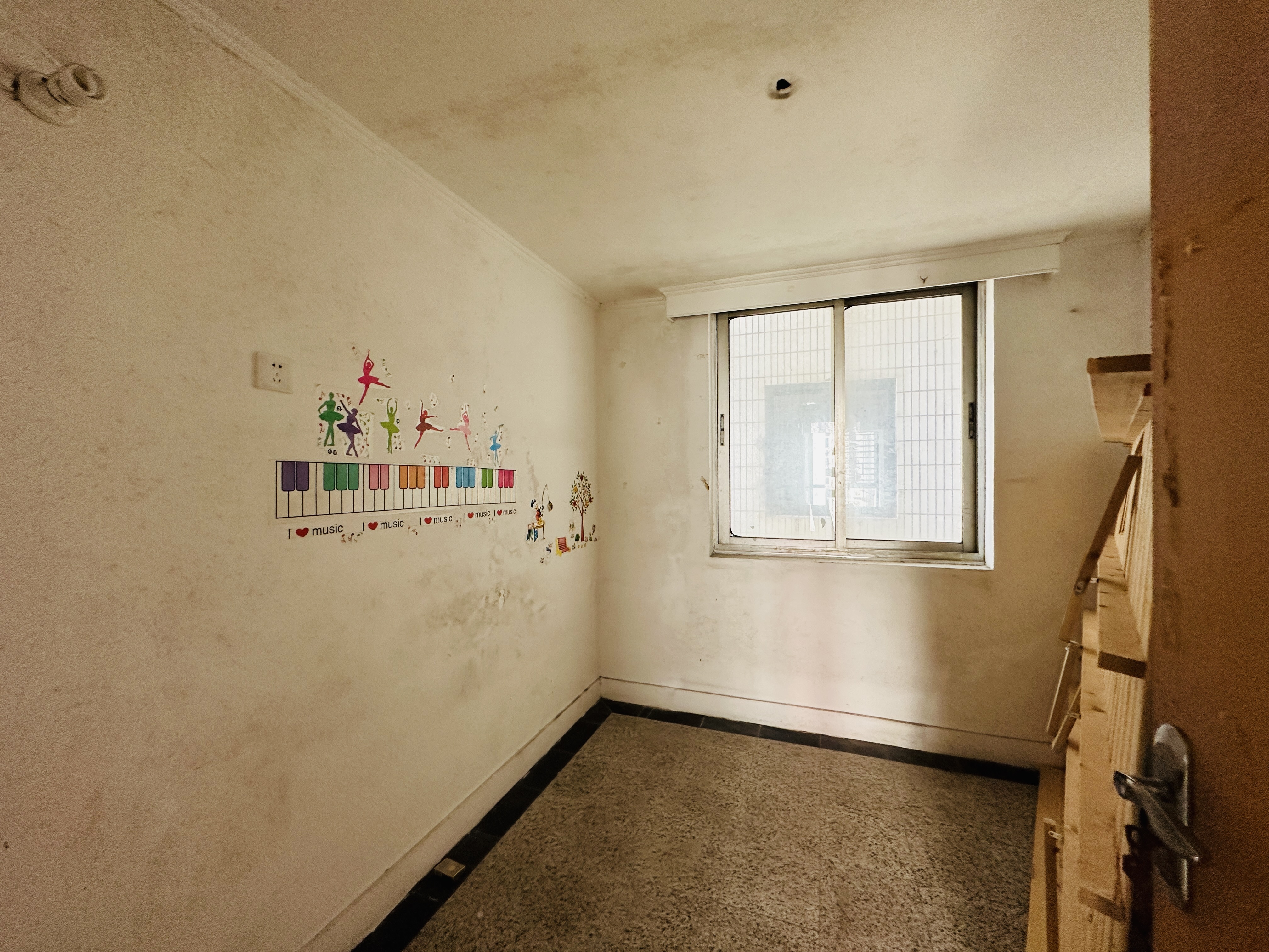 九都大厦 1室1厅1卫 113.0万 九都大厦 1室1厅1卫 113.0万卧室