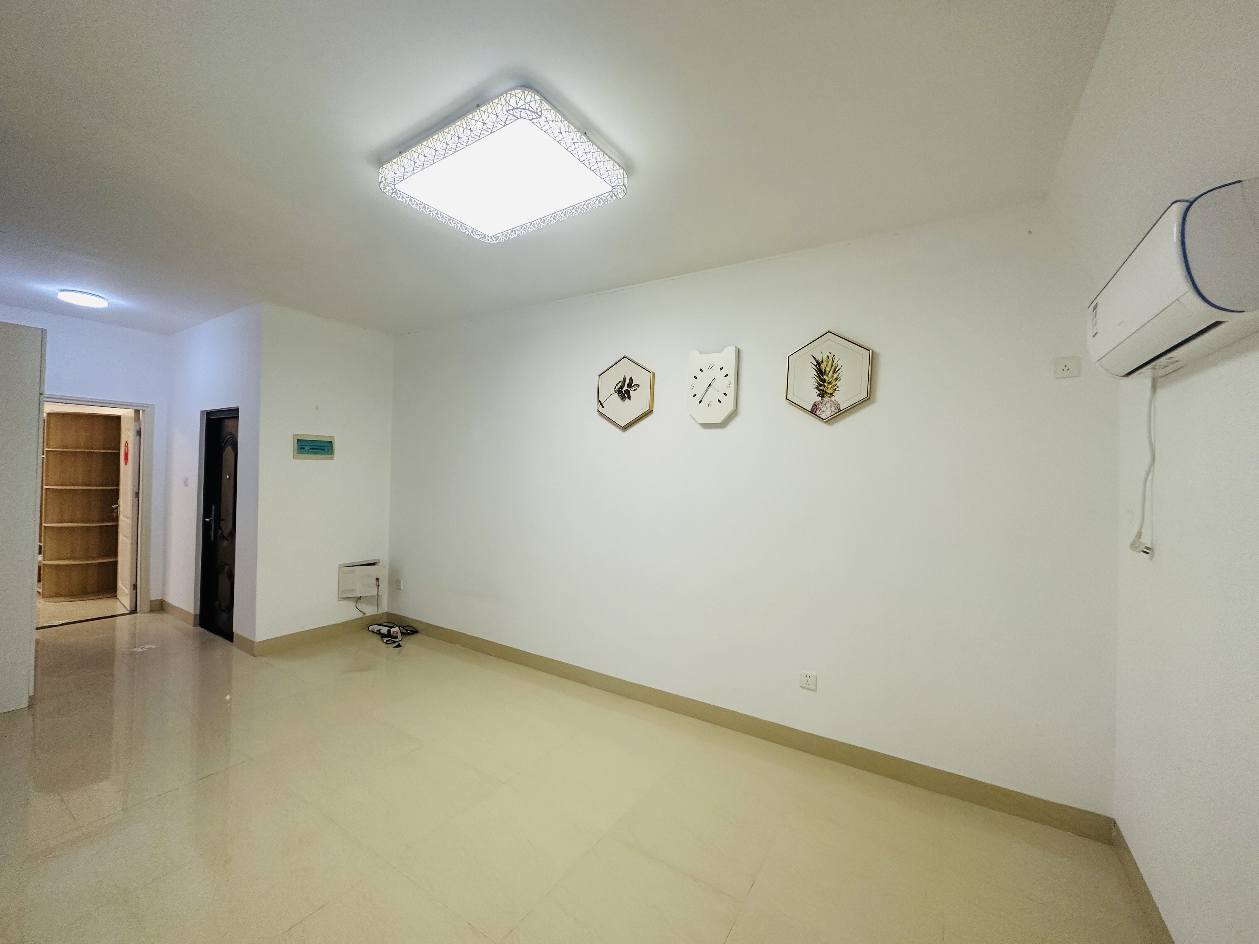 金都大厦(龙华路) 1室0厅1卫 42.0万 金都大厦(龙华路) 1室0厅1卫 42.0万客厅