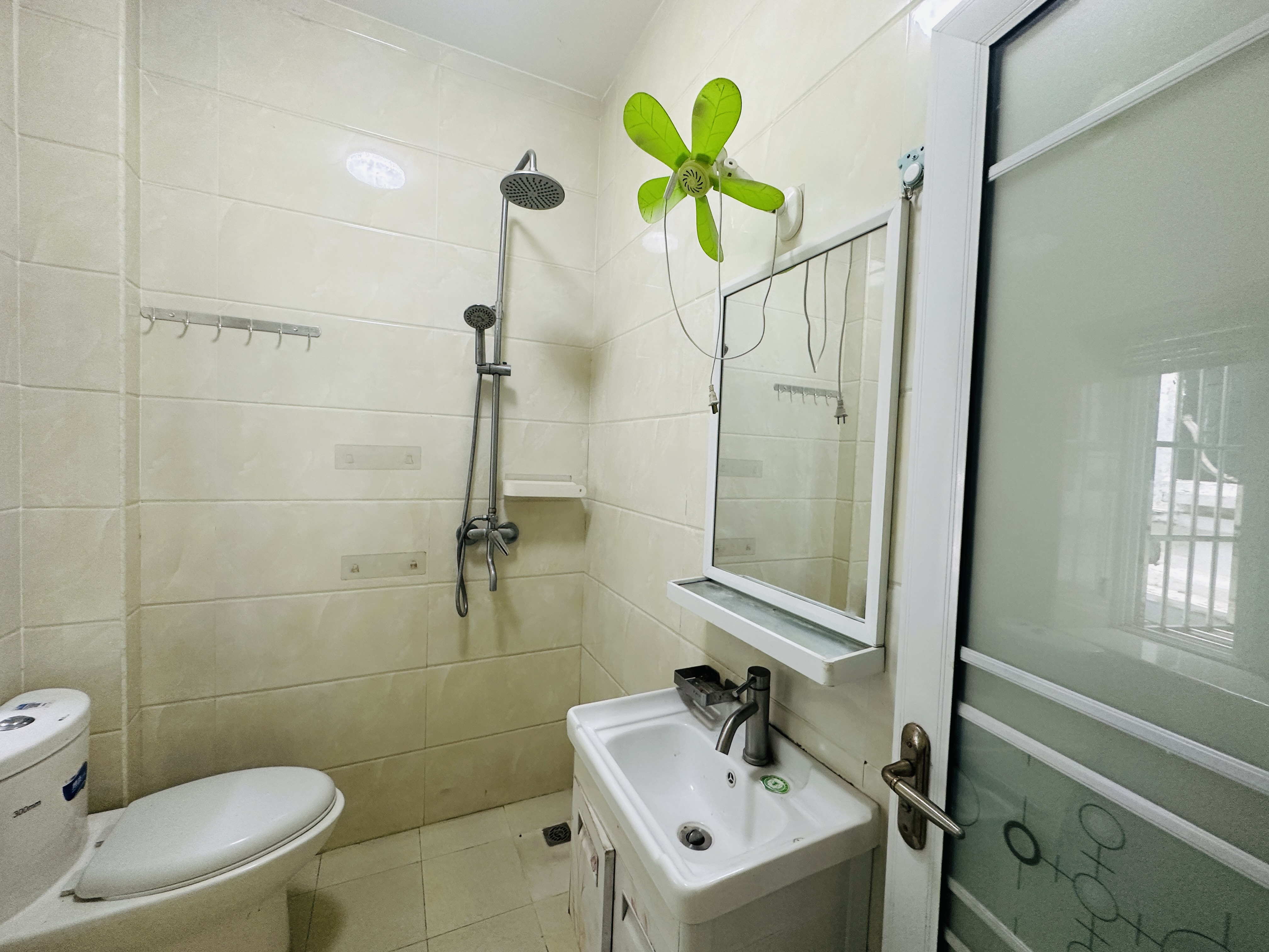 金都大厦(龙华路) 1室0厅1卫 42.0万 金都大厦(龙华路) 1室0厅1卫 42.0万卫生间