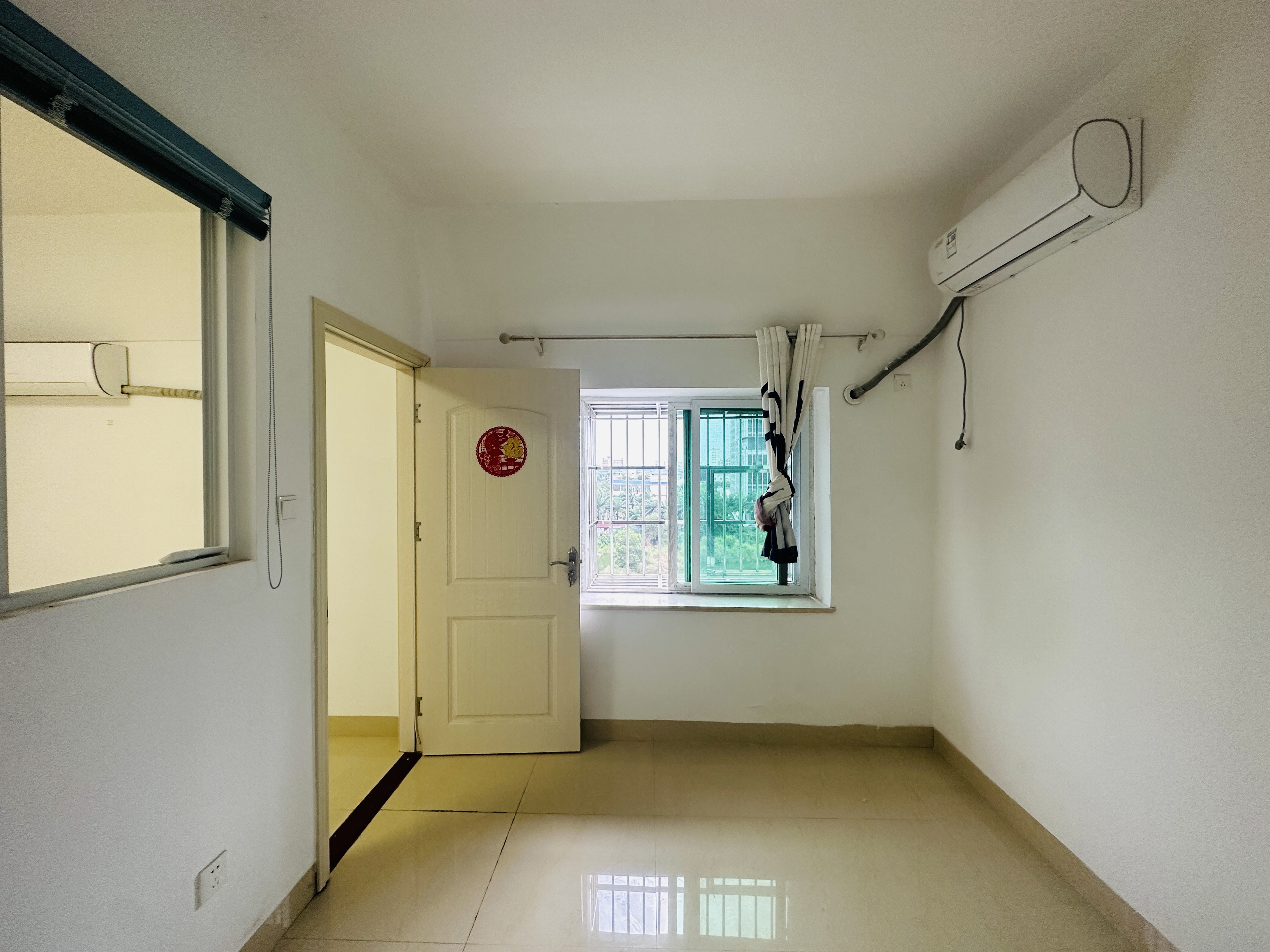 金都大厦(龙华路) 1室0厅1卫 42.0万 金都大厦(龙华路) 1室0厅1卫 42.0万卧室