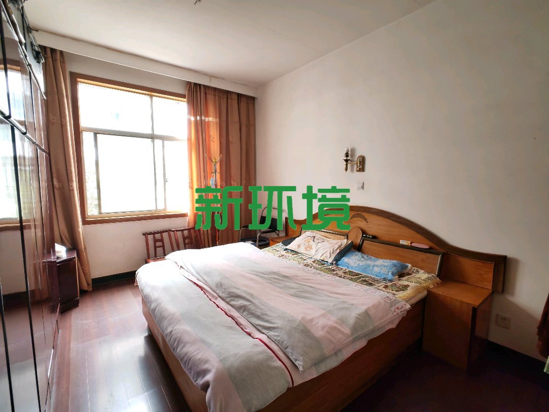 南庄花园 4室2厅2卫 135.0万 南庄花园 4室2厅2卫 135.0万客厅