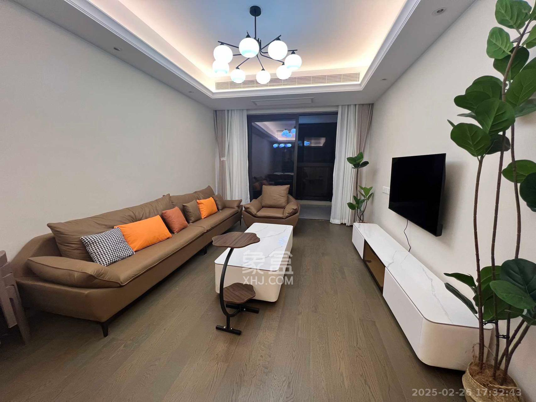 新力铂园（江山云著）  3室2厅2卫    4500.0元/月