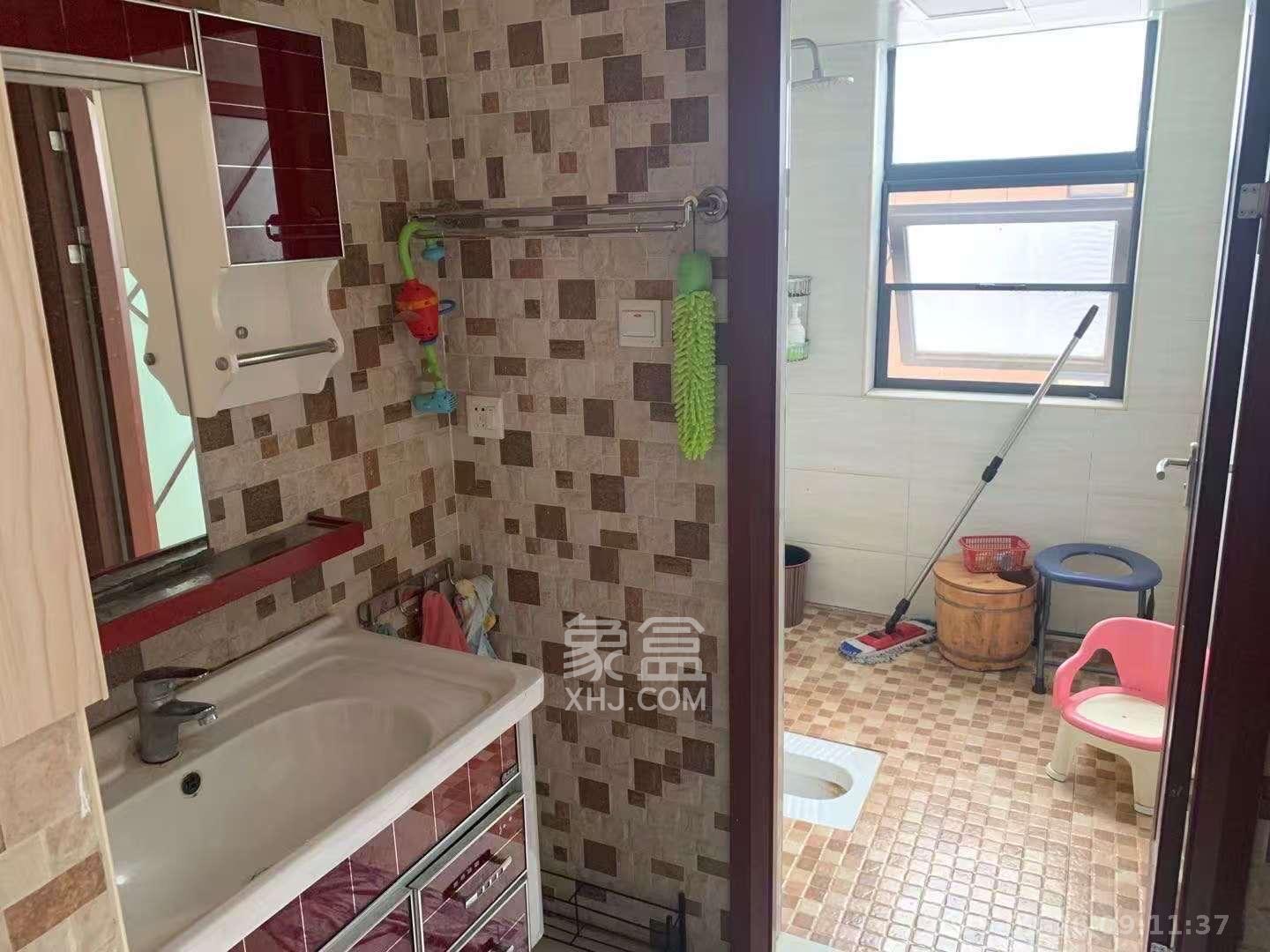 地华梅溪湖畔  2室2厅1卫   2200.00元/月室内图