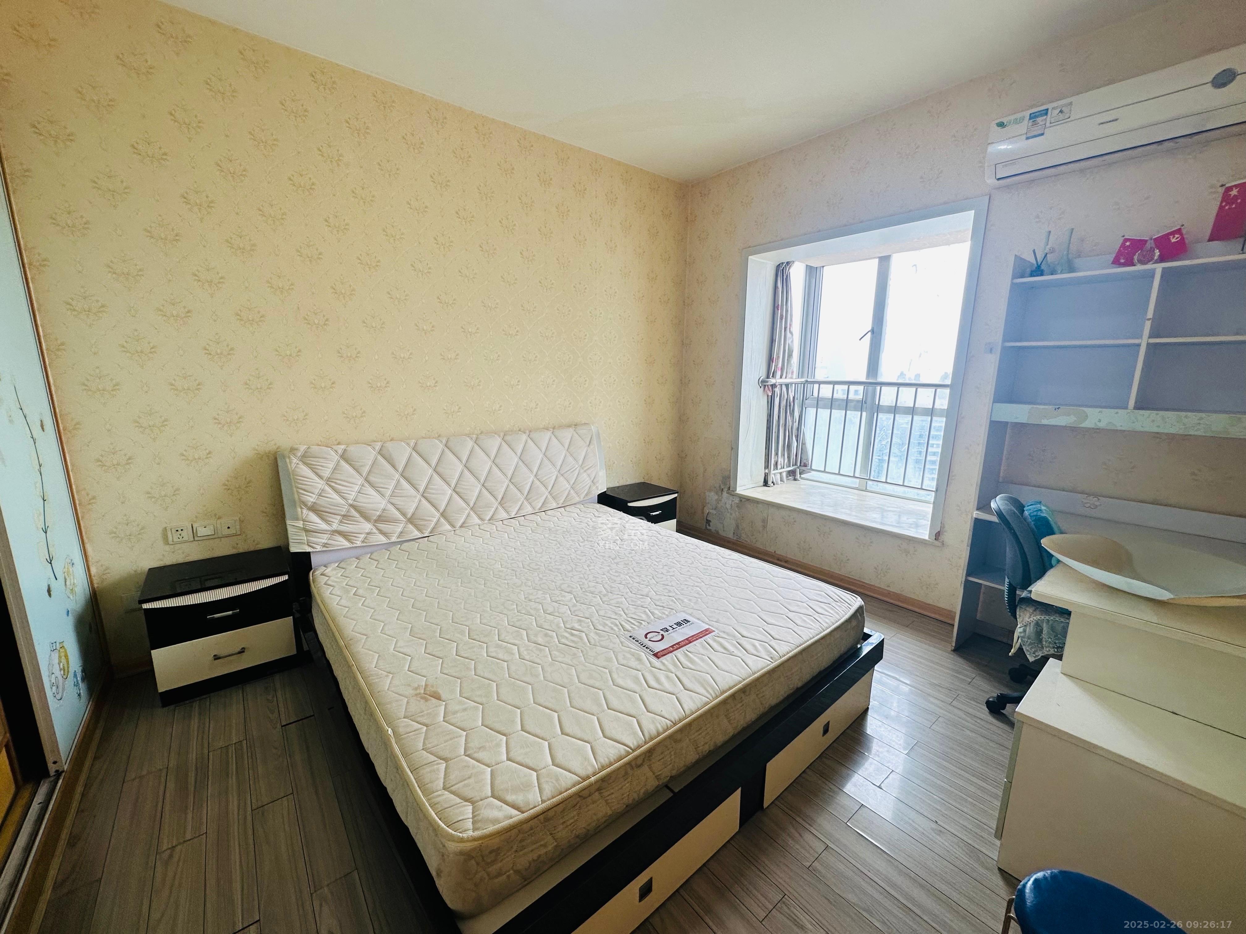 左岸右岸  2室2厅1卫   2300.00元/月室内图